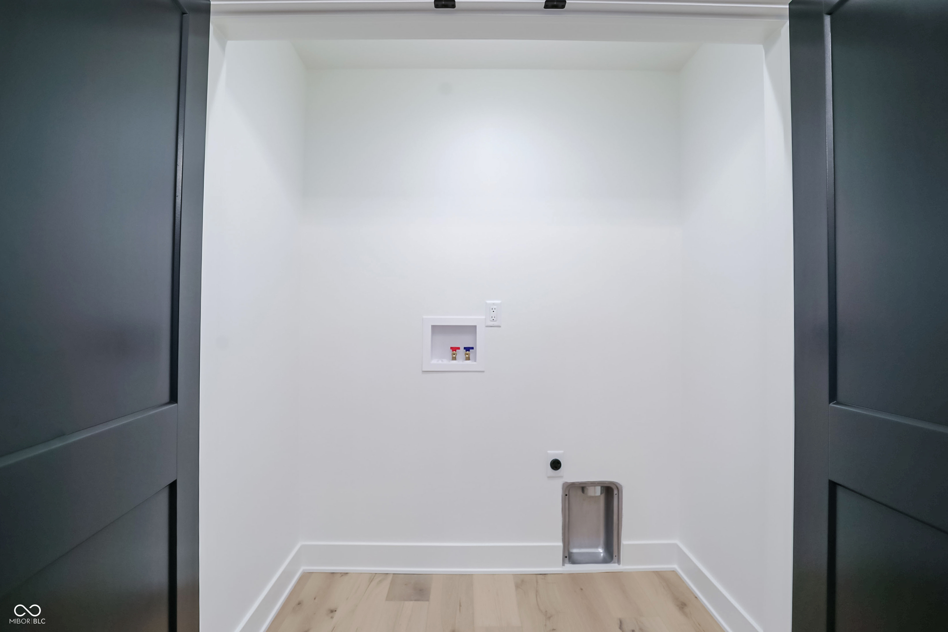 1255 W 161st Street