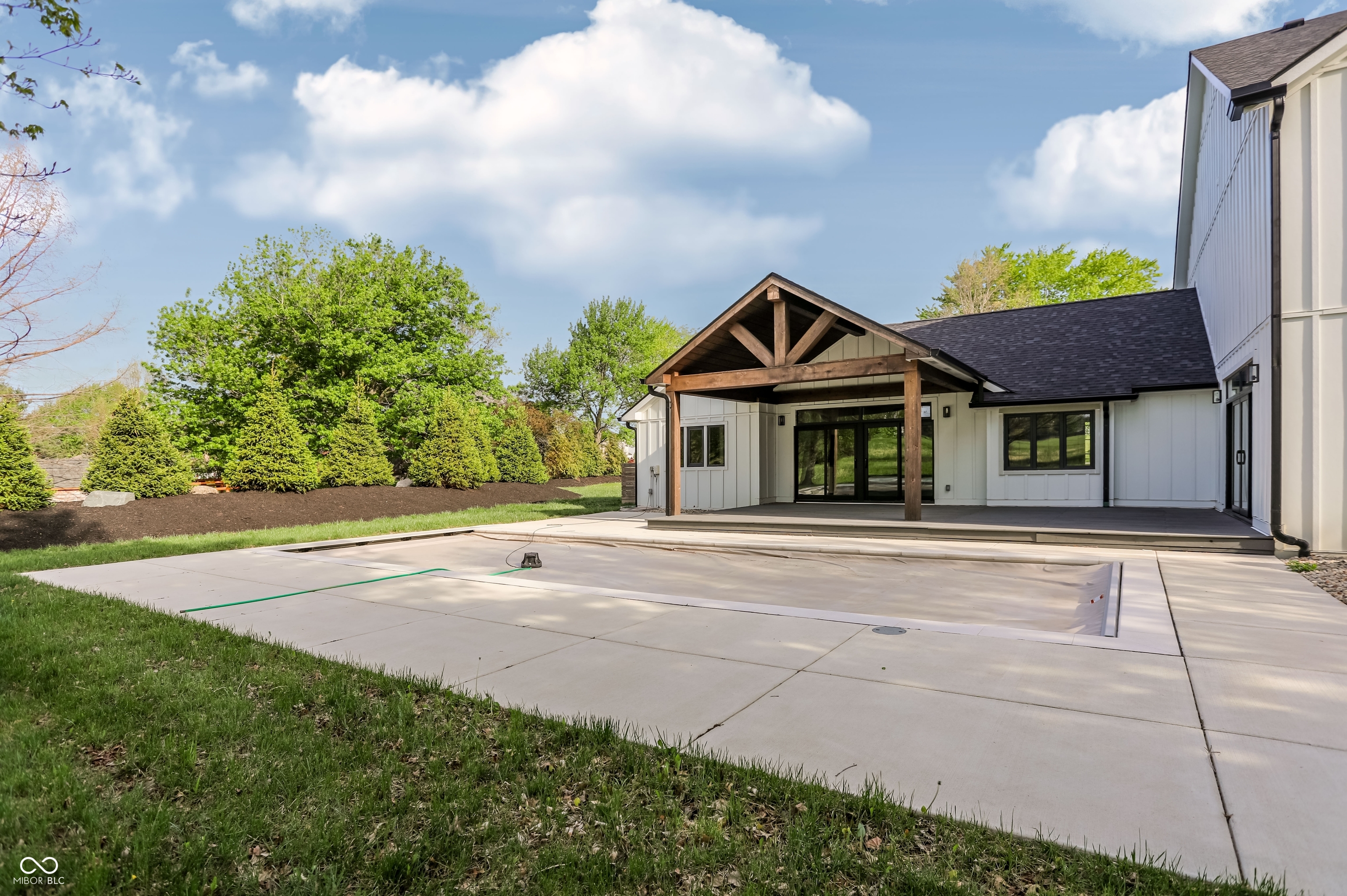 1255 W 161st Street