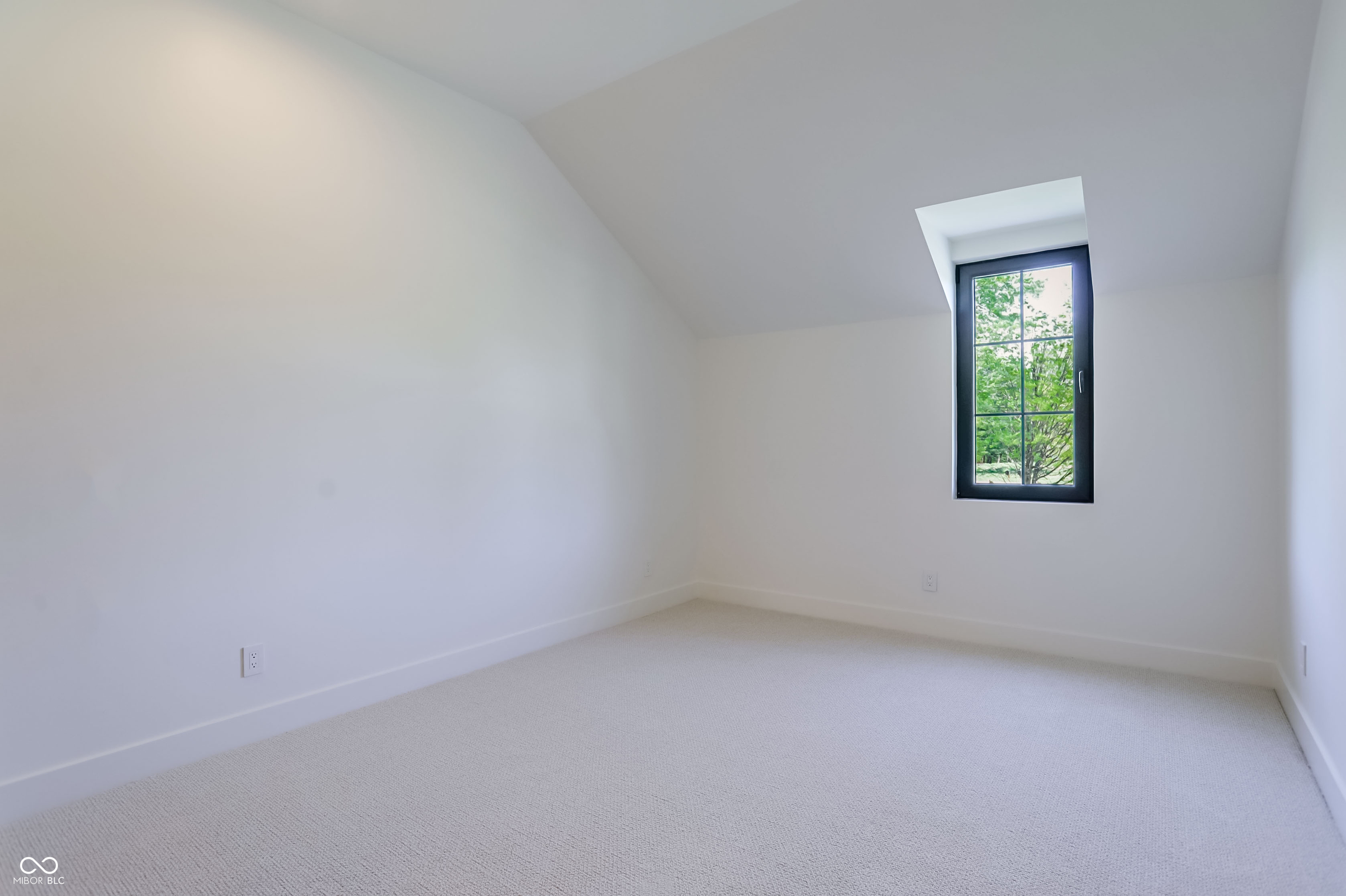 1255 W 161st Street