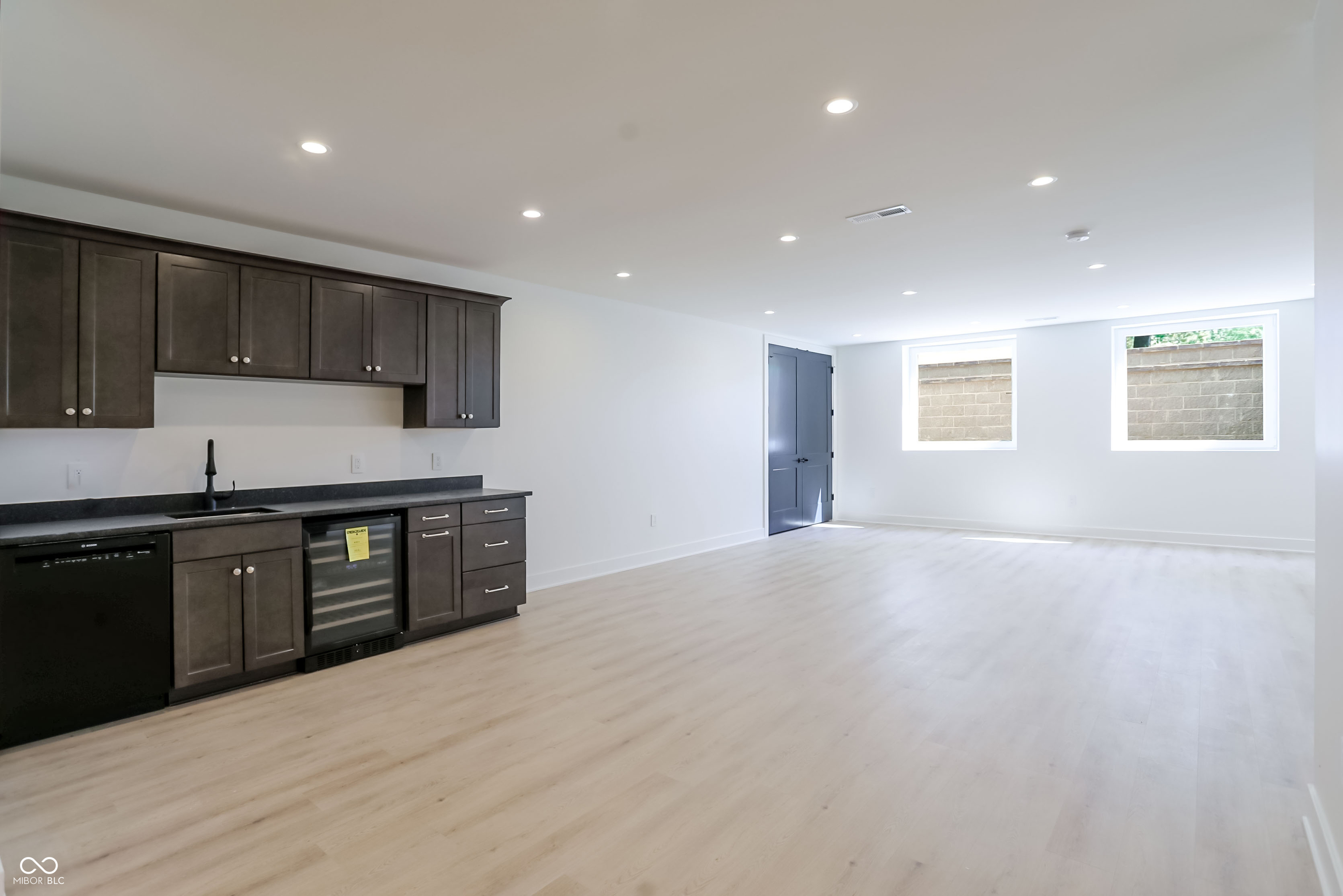 1255 W 161st Street