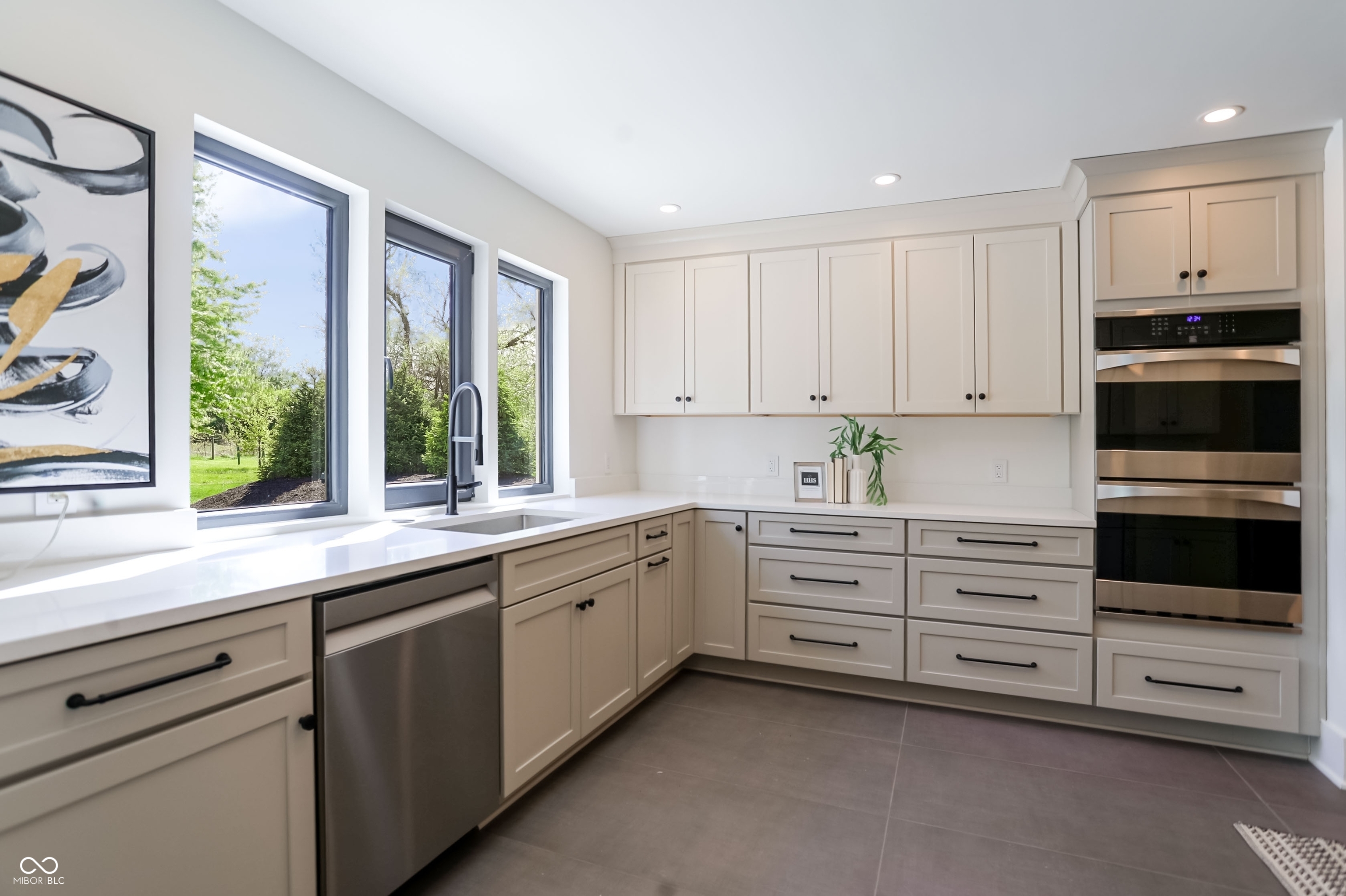 1255 W 161st Street