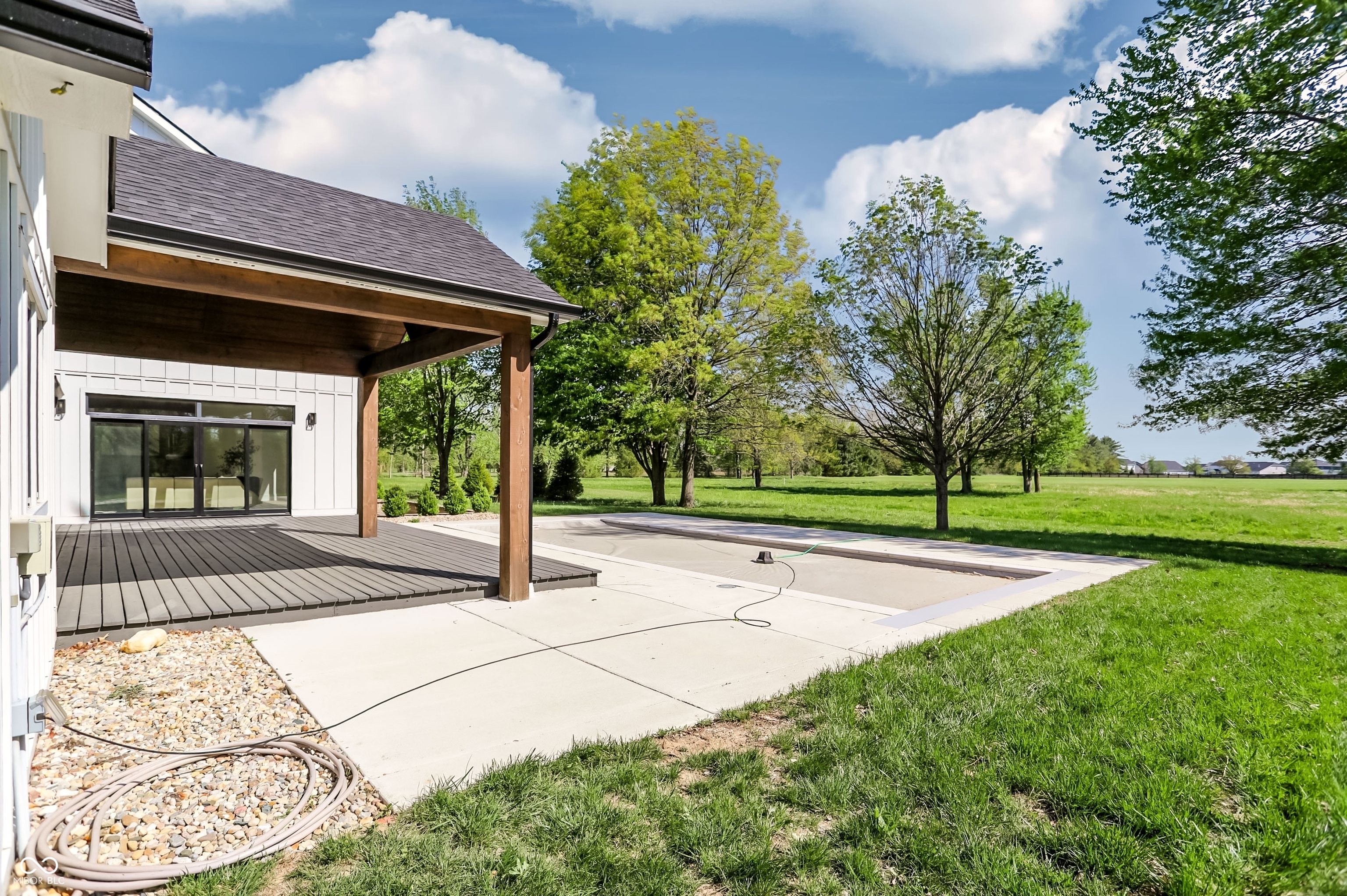 1255 W 161st Street