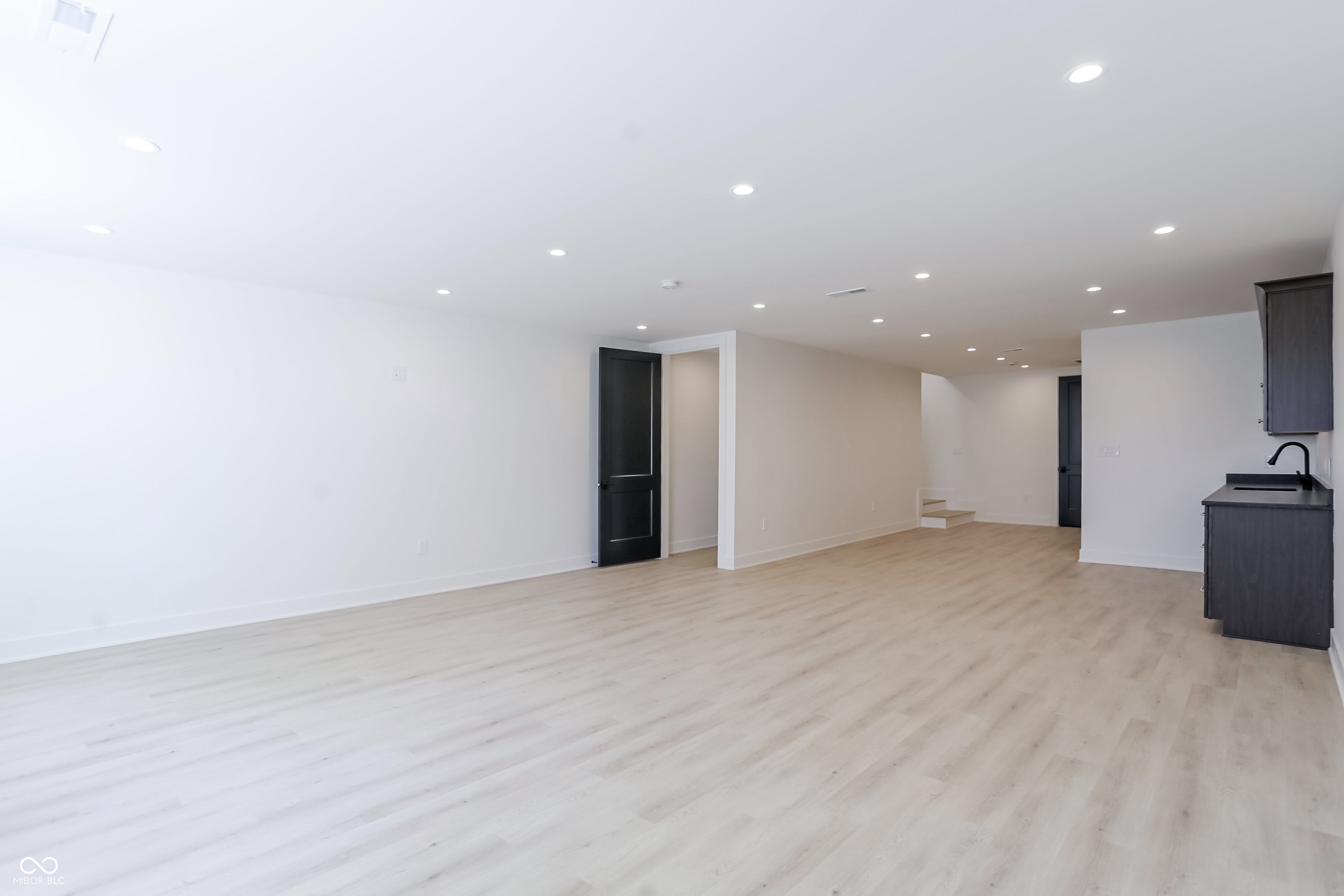 1255 W 161st Street