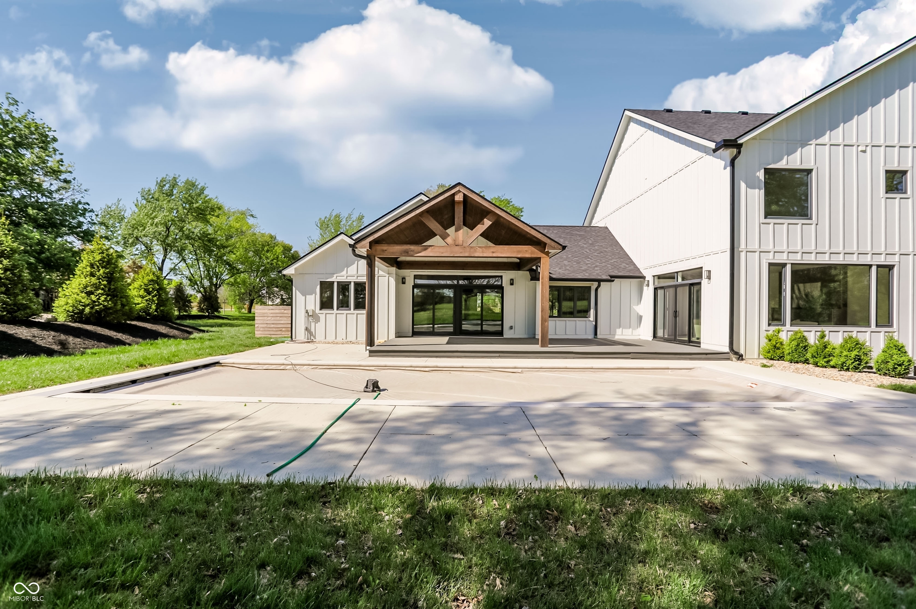 1255 W 161st Street