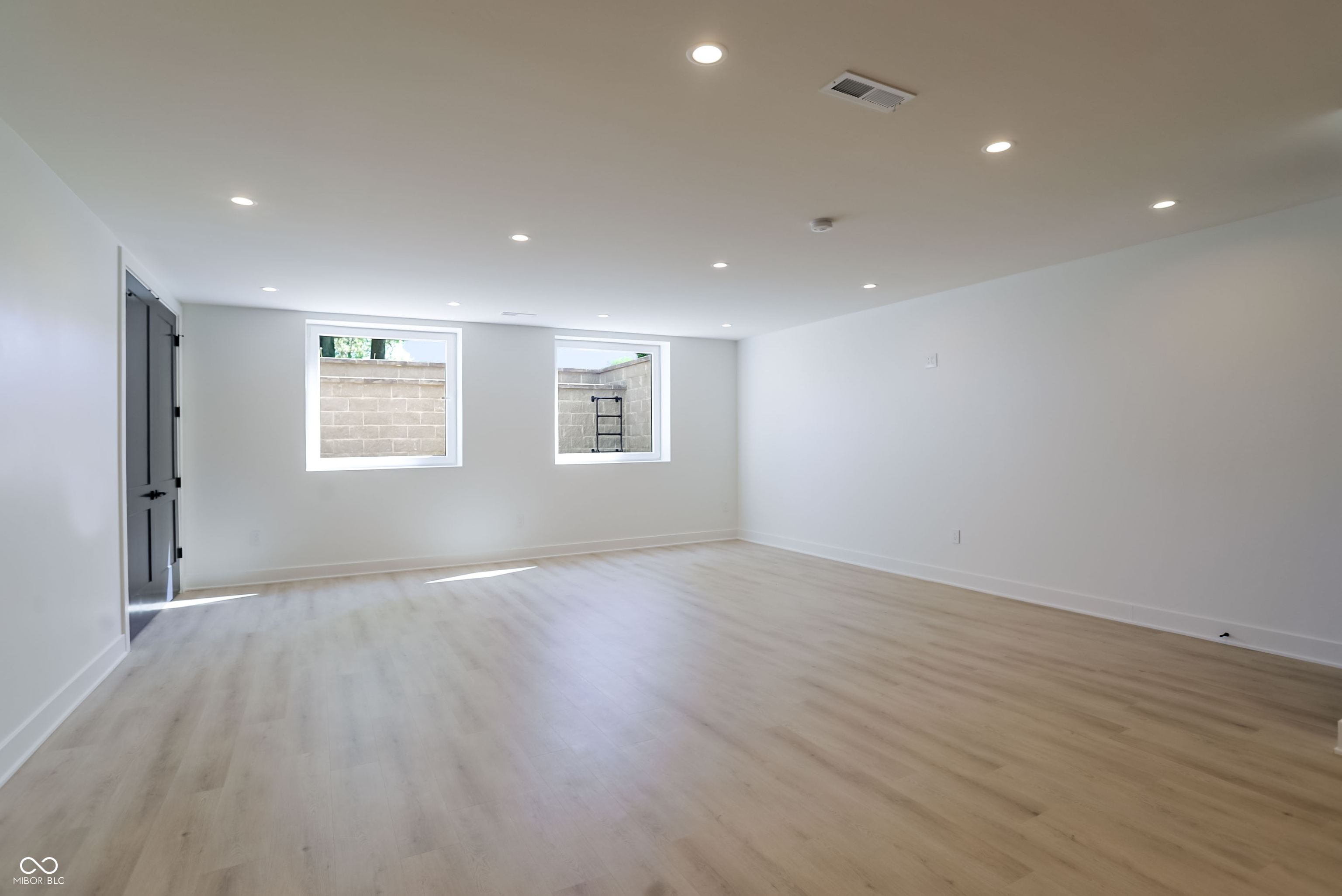 1255 W 161st Street