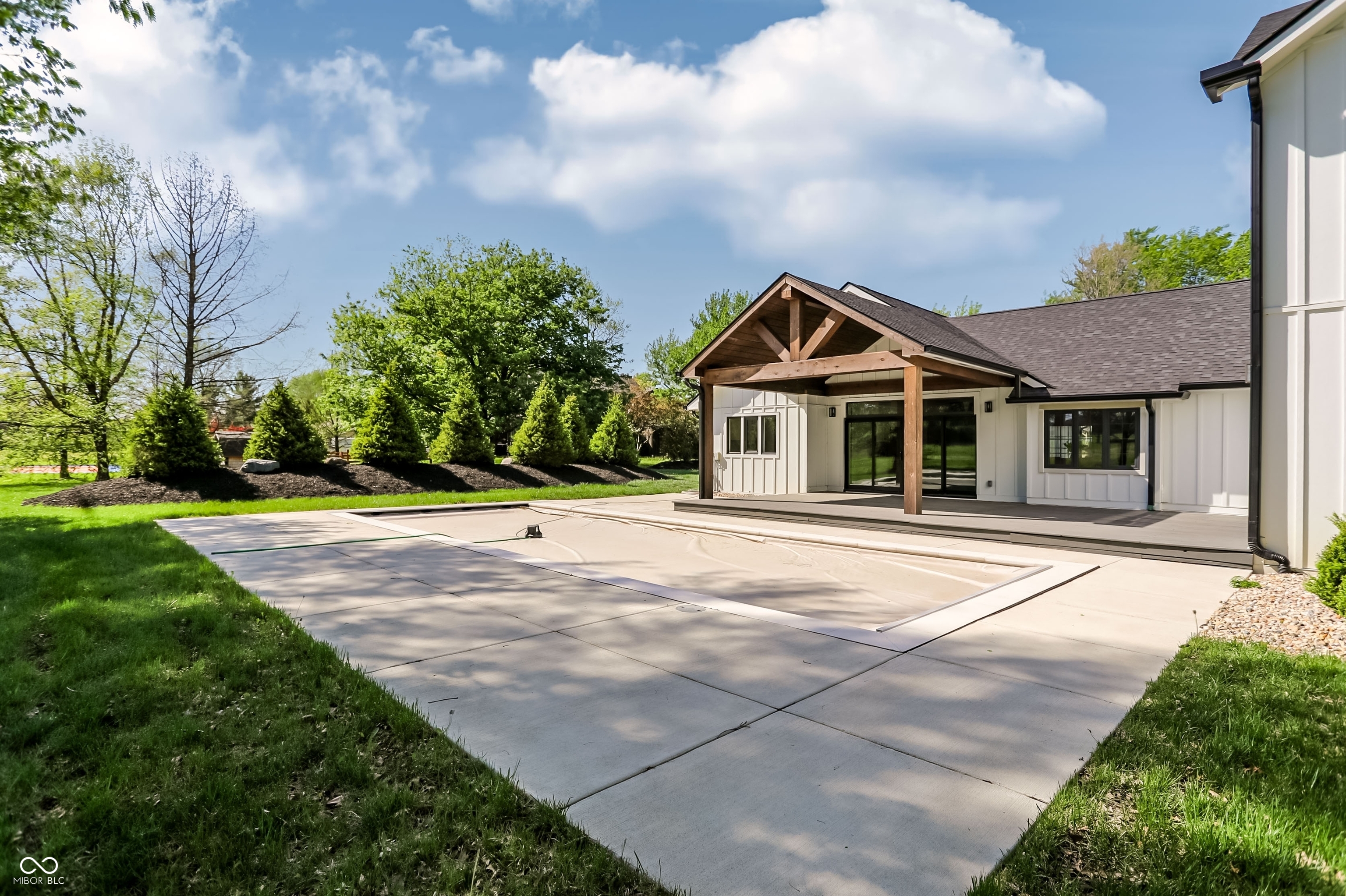 1255 W 161st Street