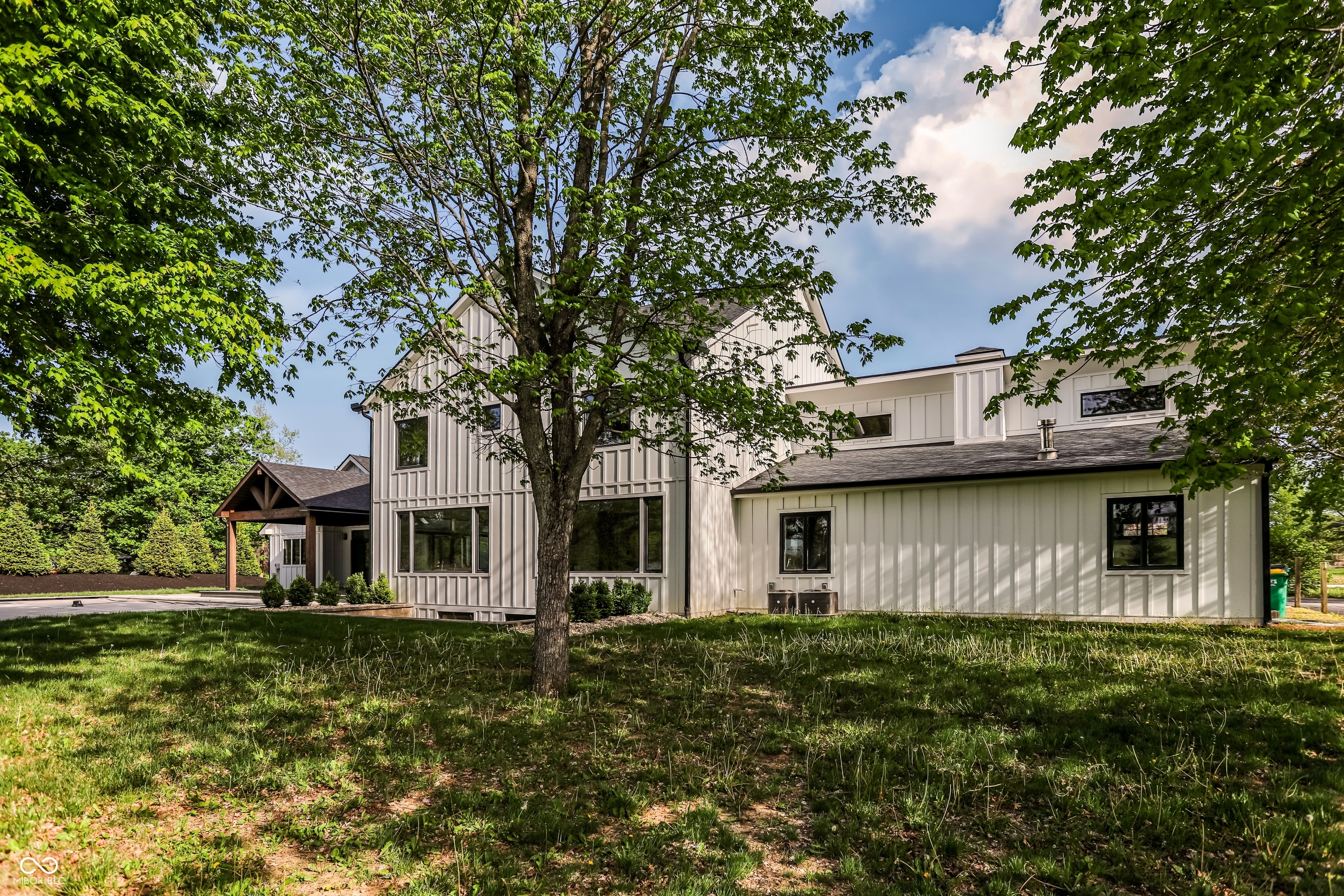 1255 W 161st Street