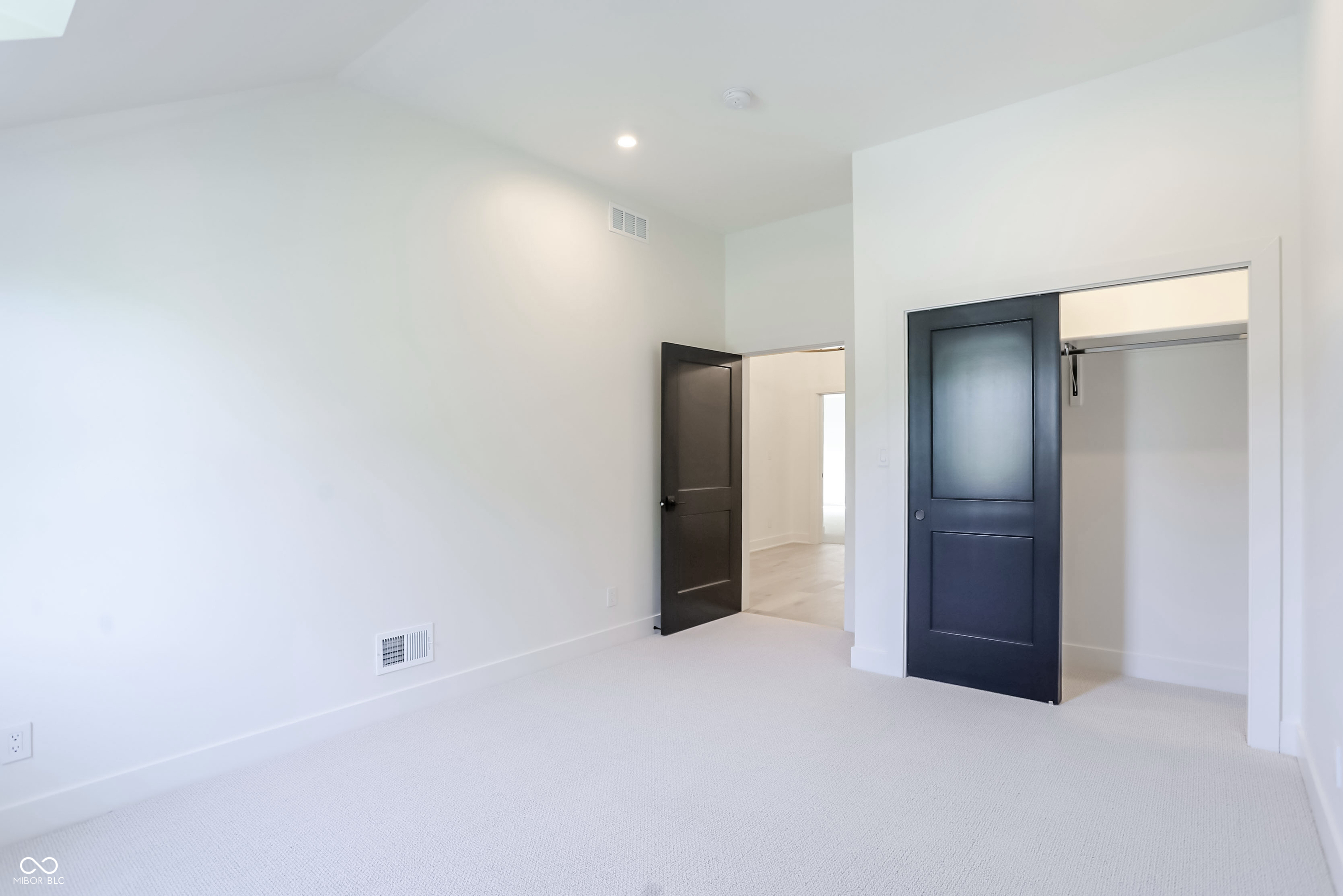 1255 W 161st Street