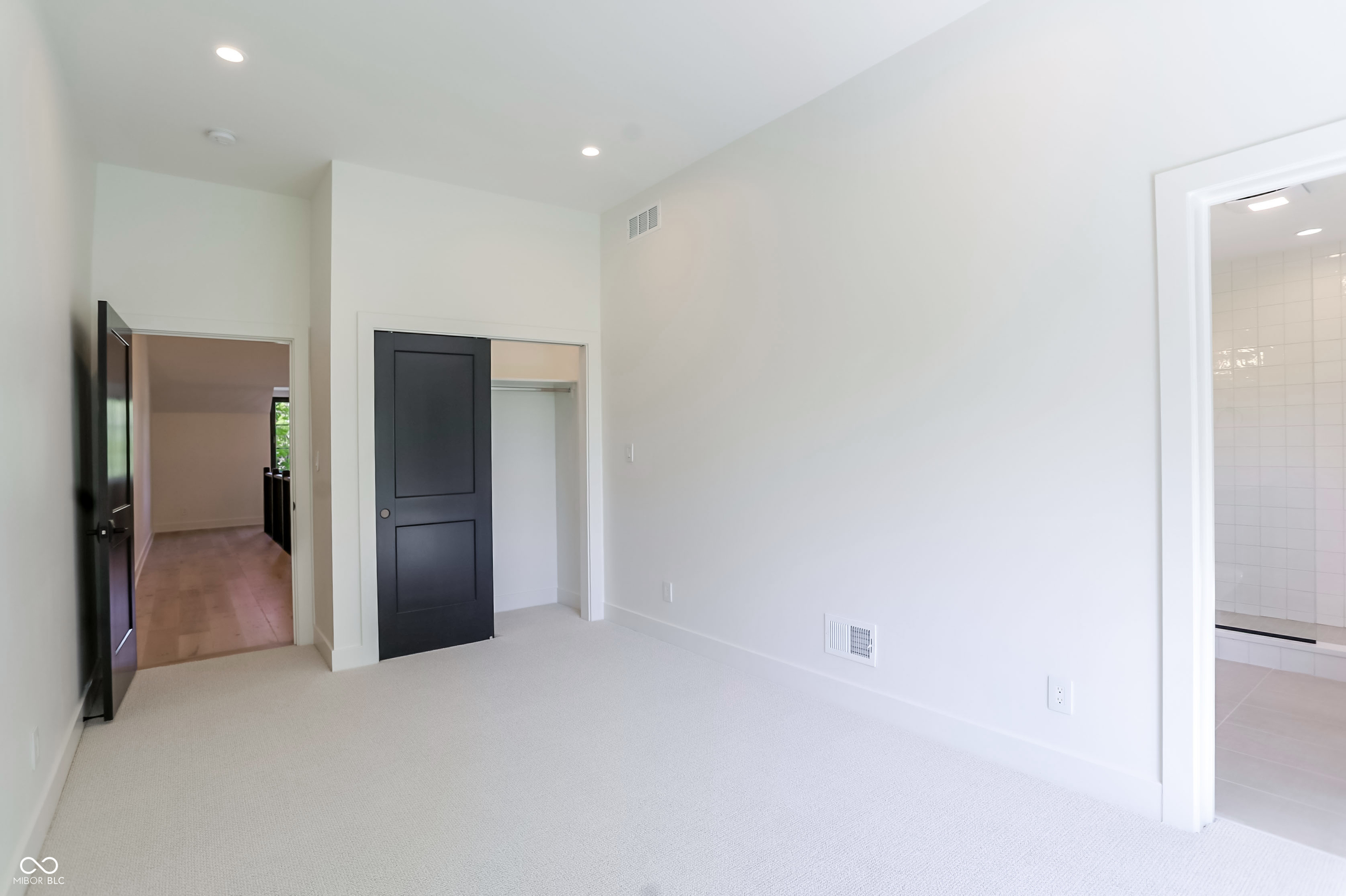 1255 W 161st Street