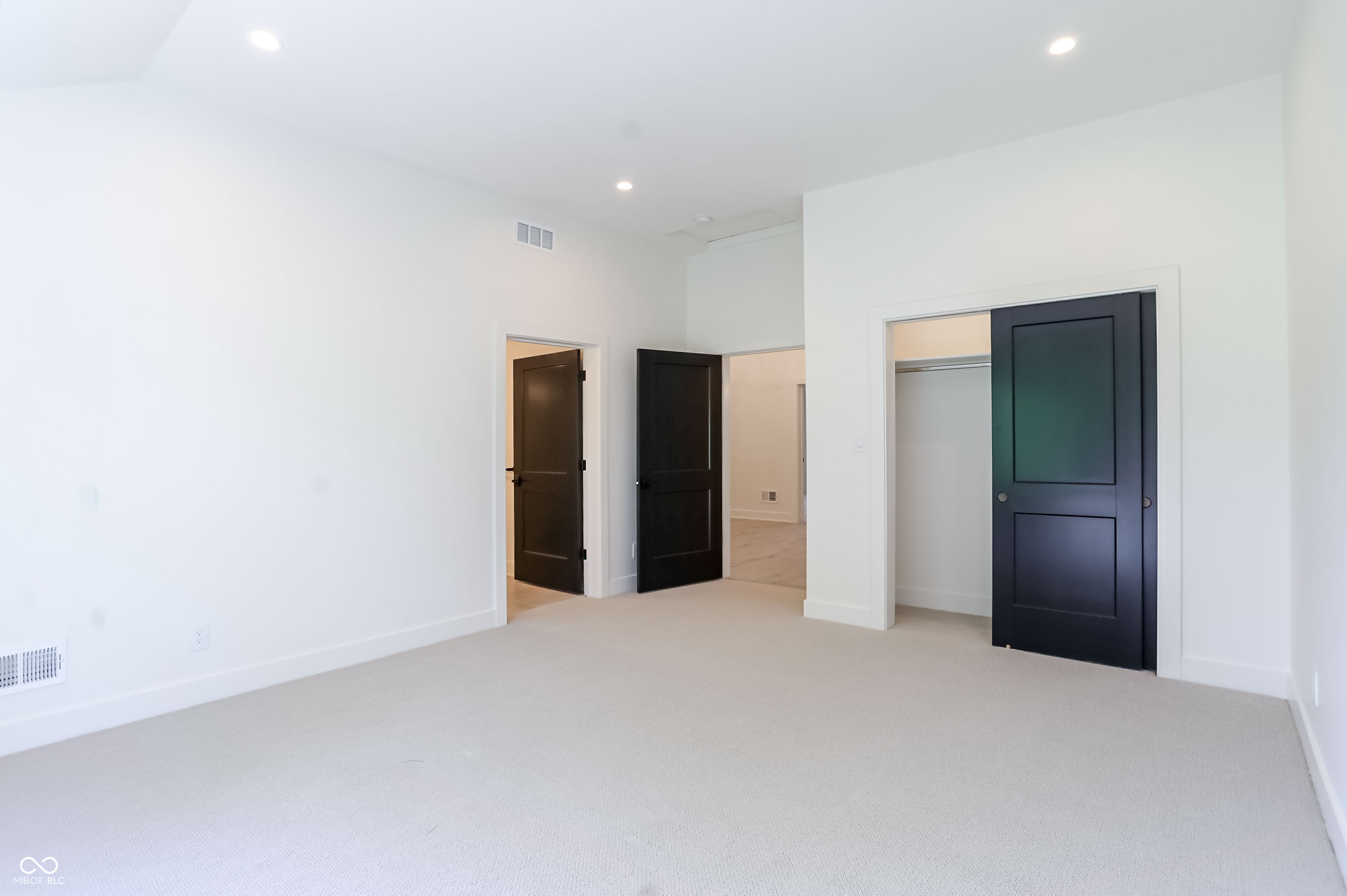 1255 W 161st Street