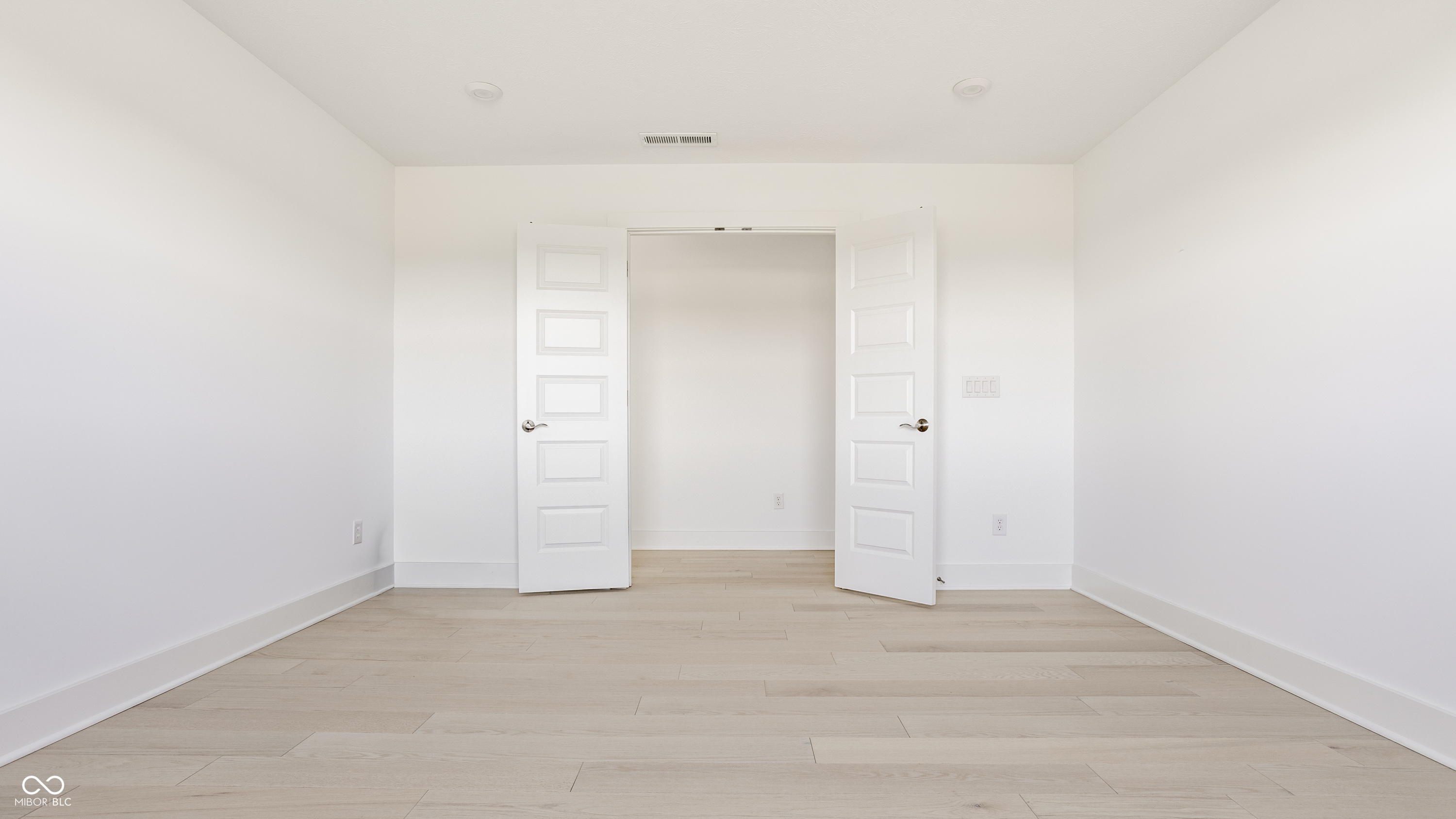 2900 Towne Meadow Drive