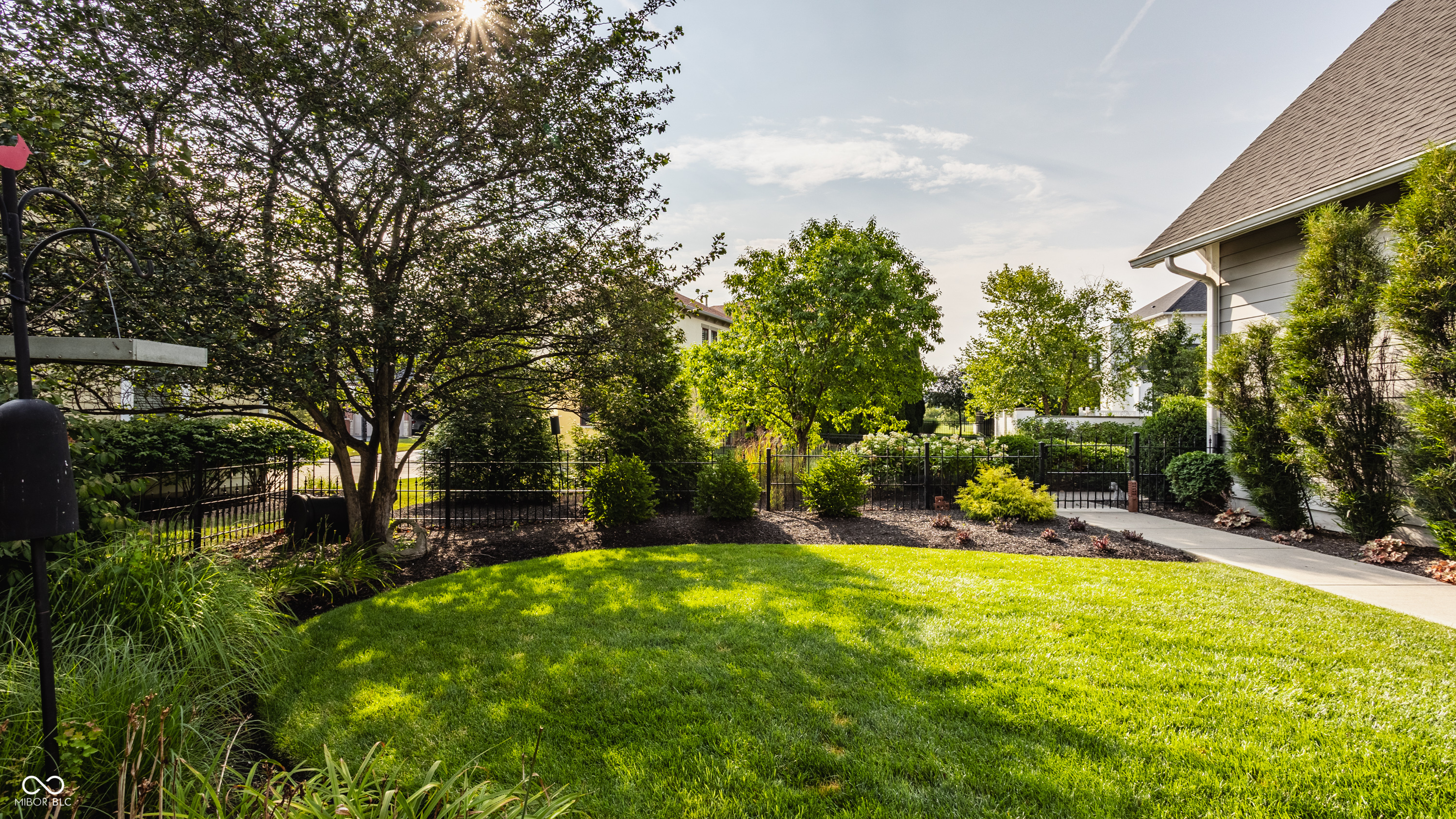 2213 Shaftesbury Road
