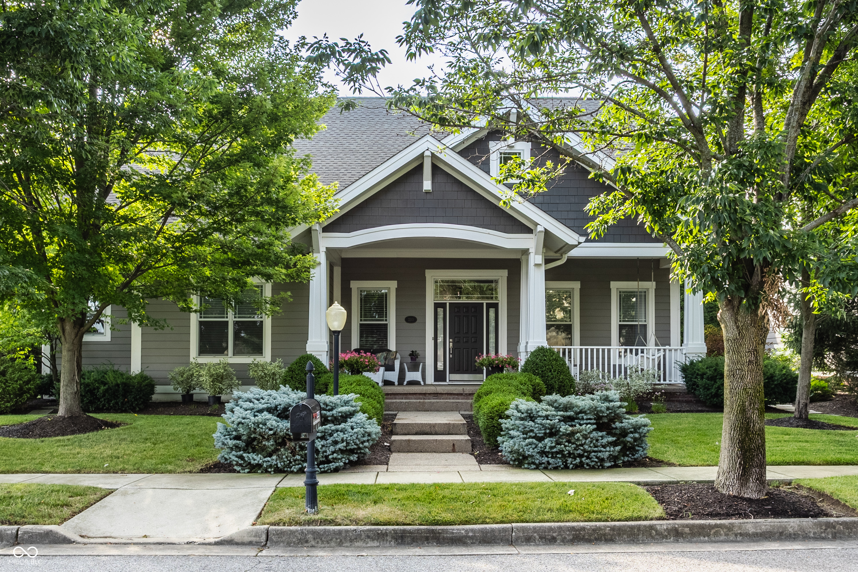 2213 Shaftesbury Road