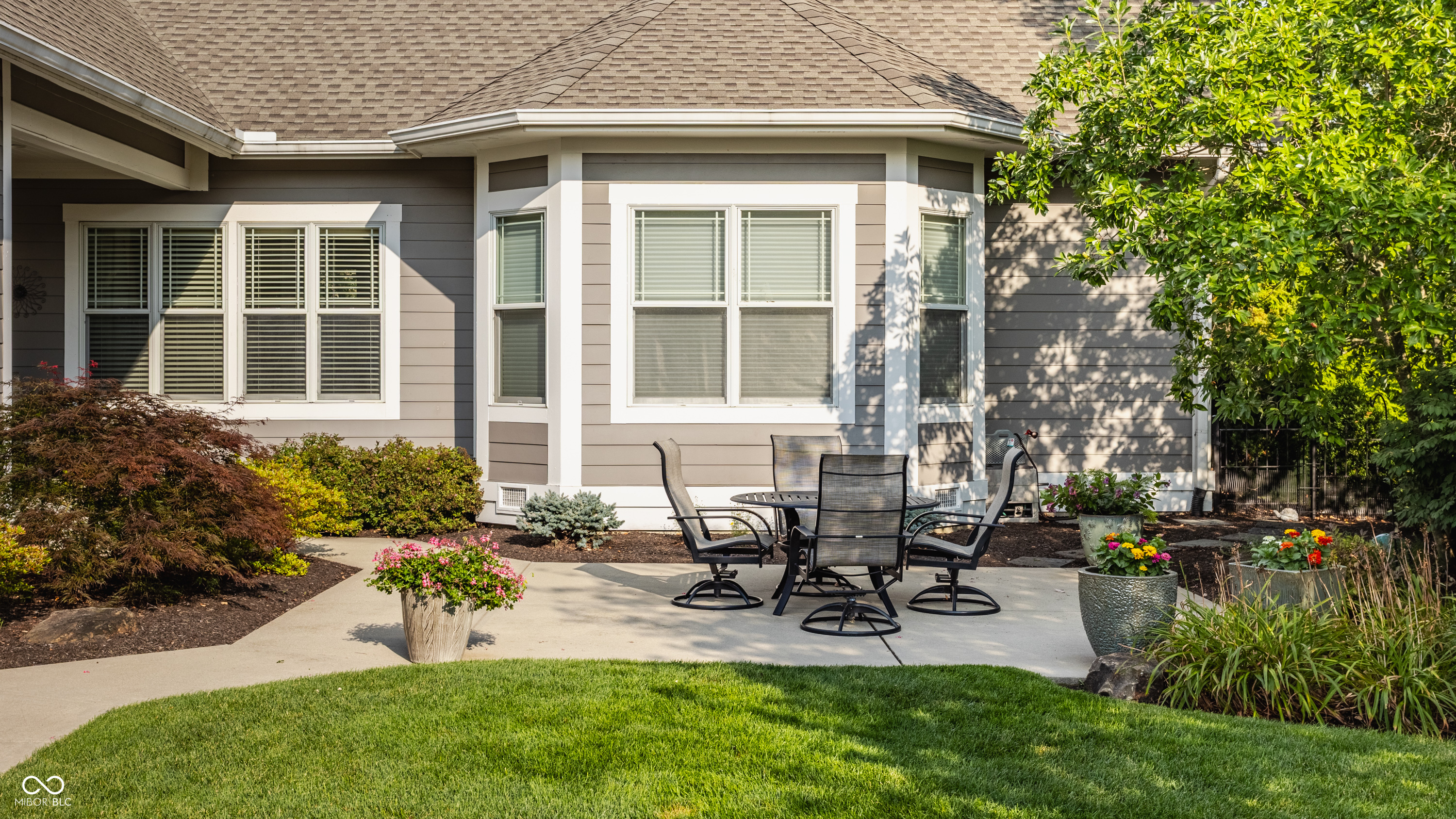 2213 Shaftesbury Road