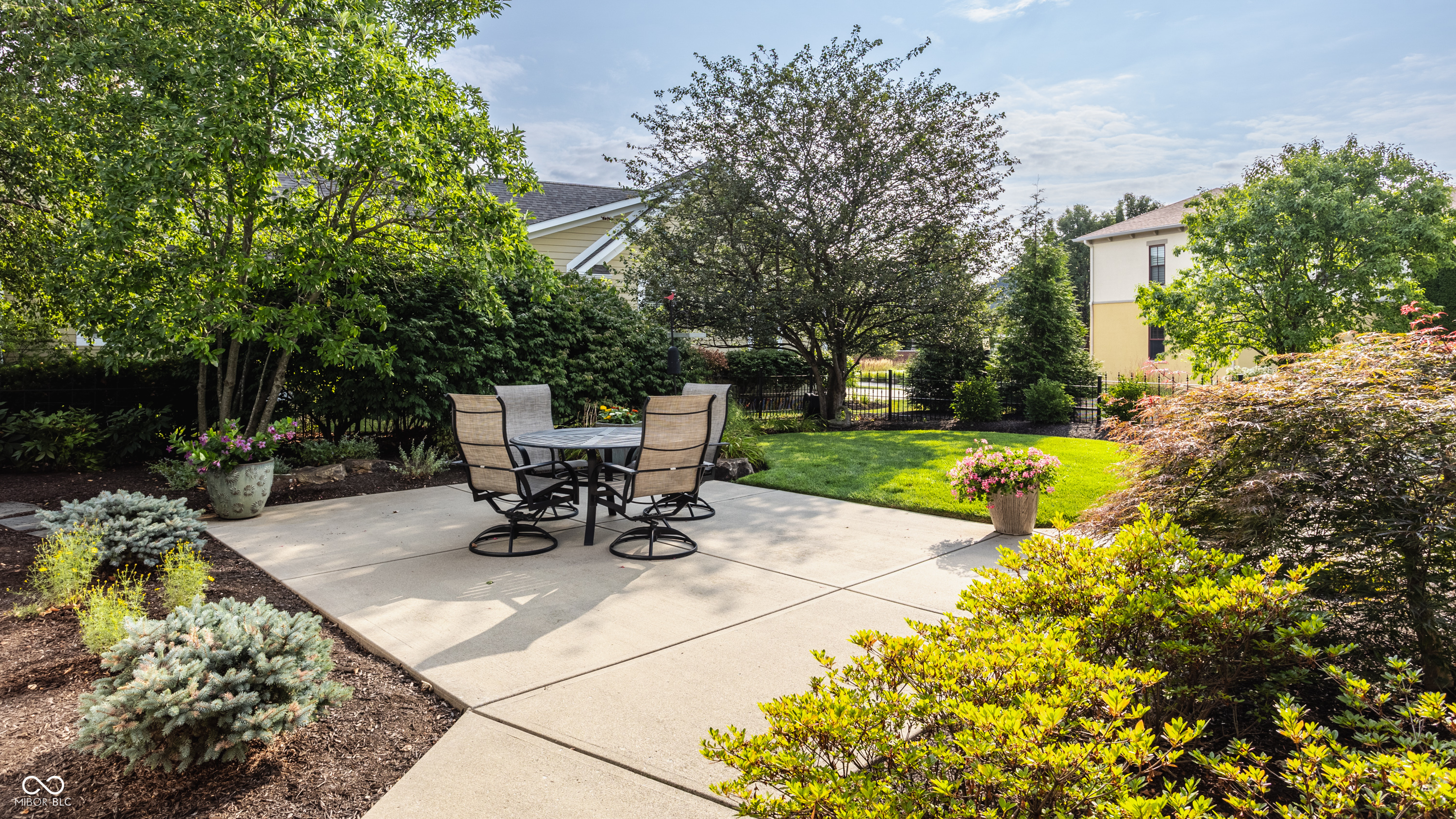 2213 Shaftesbury Road