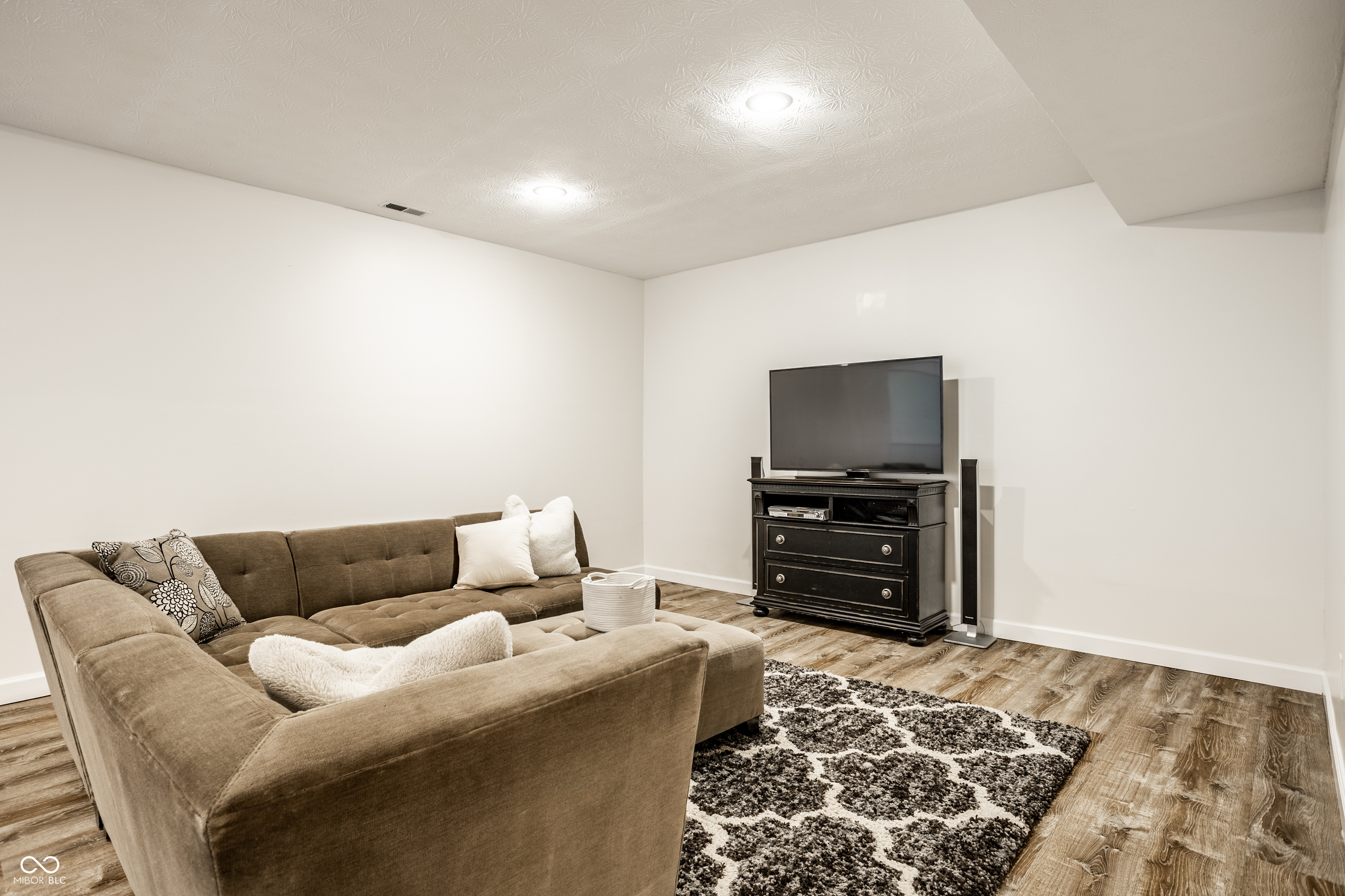 2422 Winfield Drive