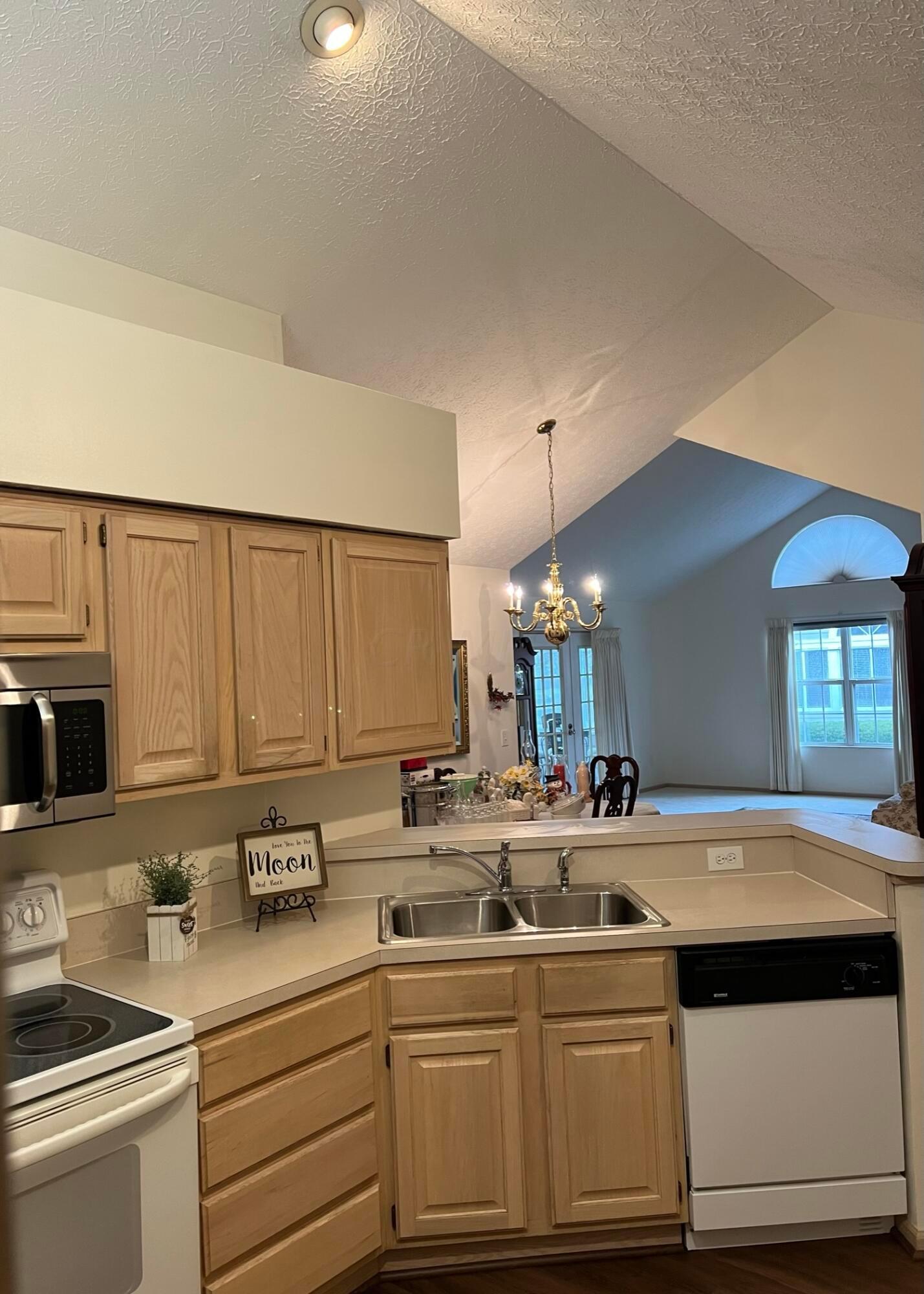 821 Windward Lane, 1-821