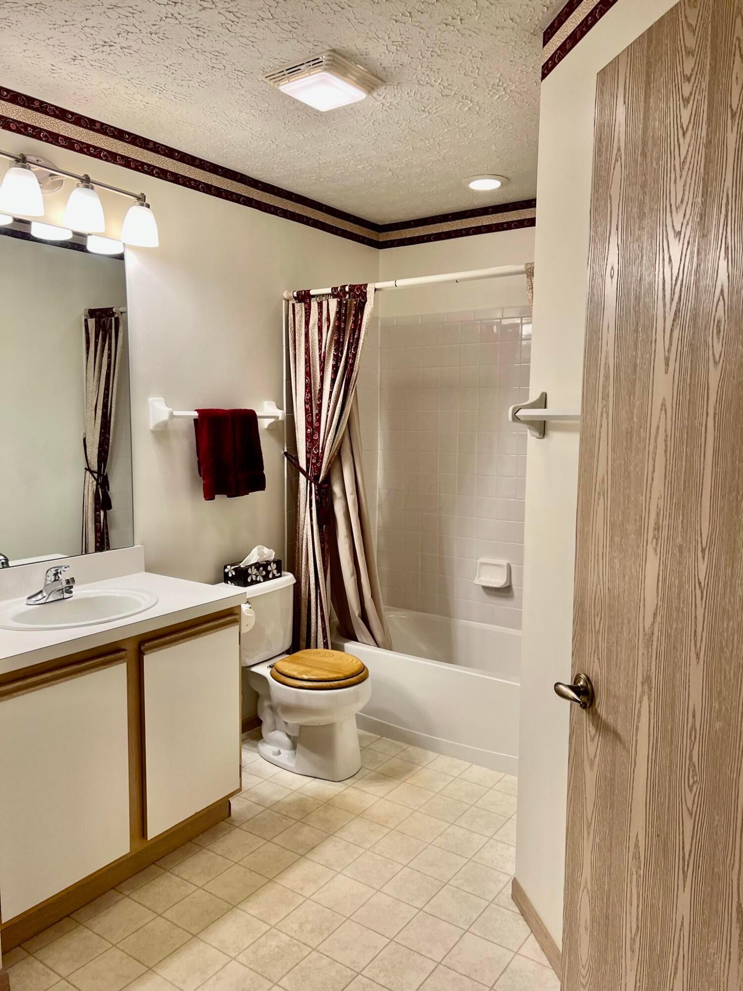 821 Windward Lane, 1-821