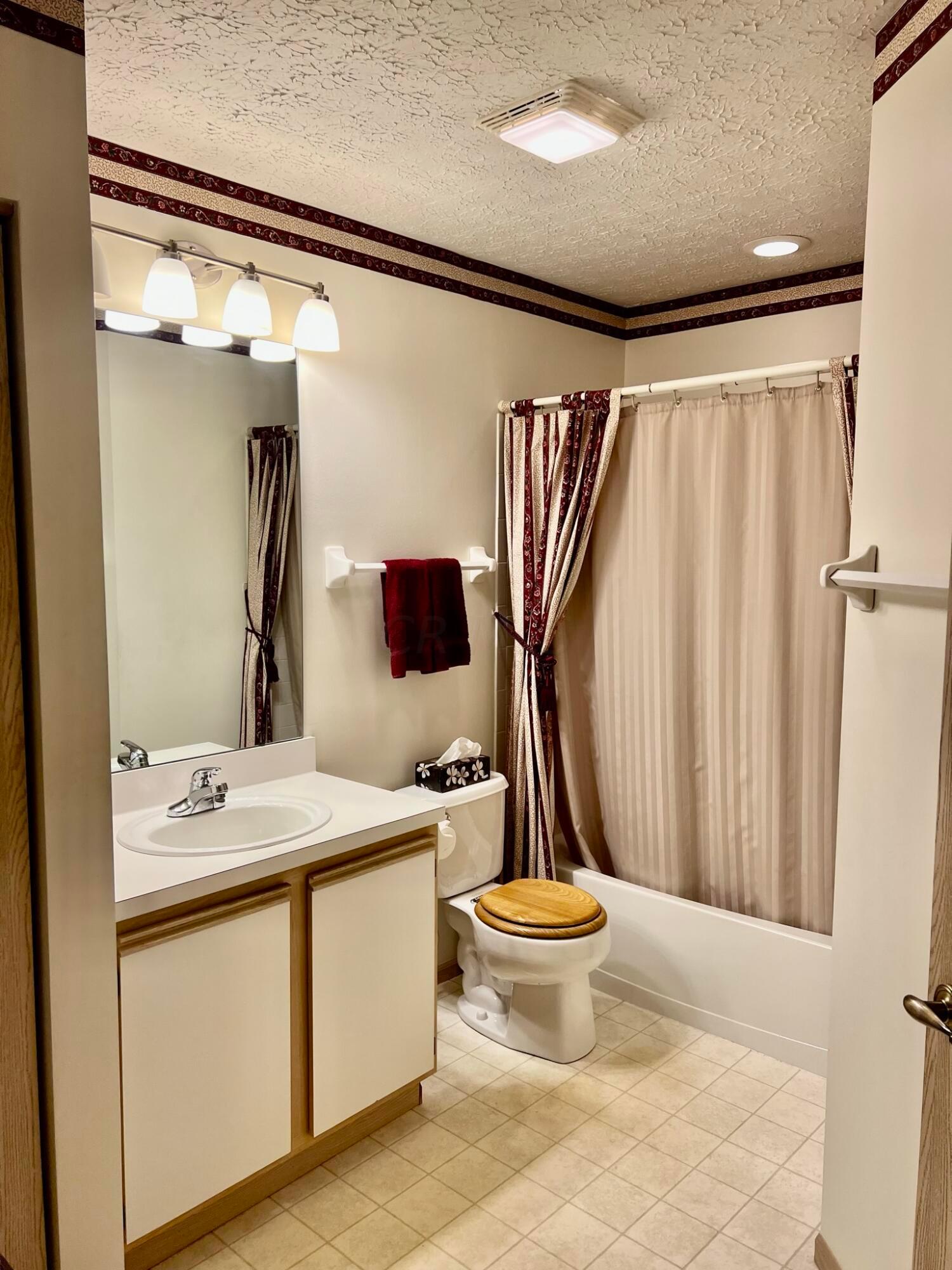 821 Windward Lane, 1-821