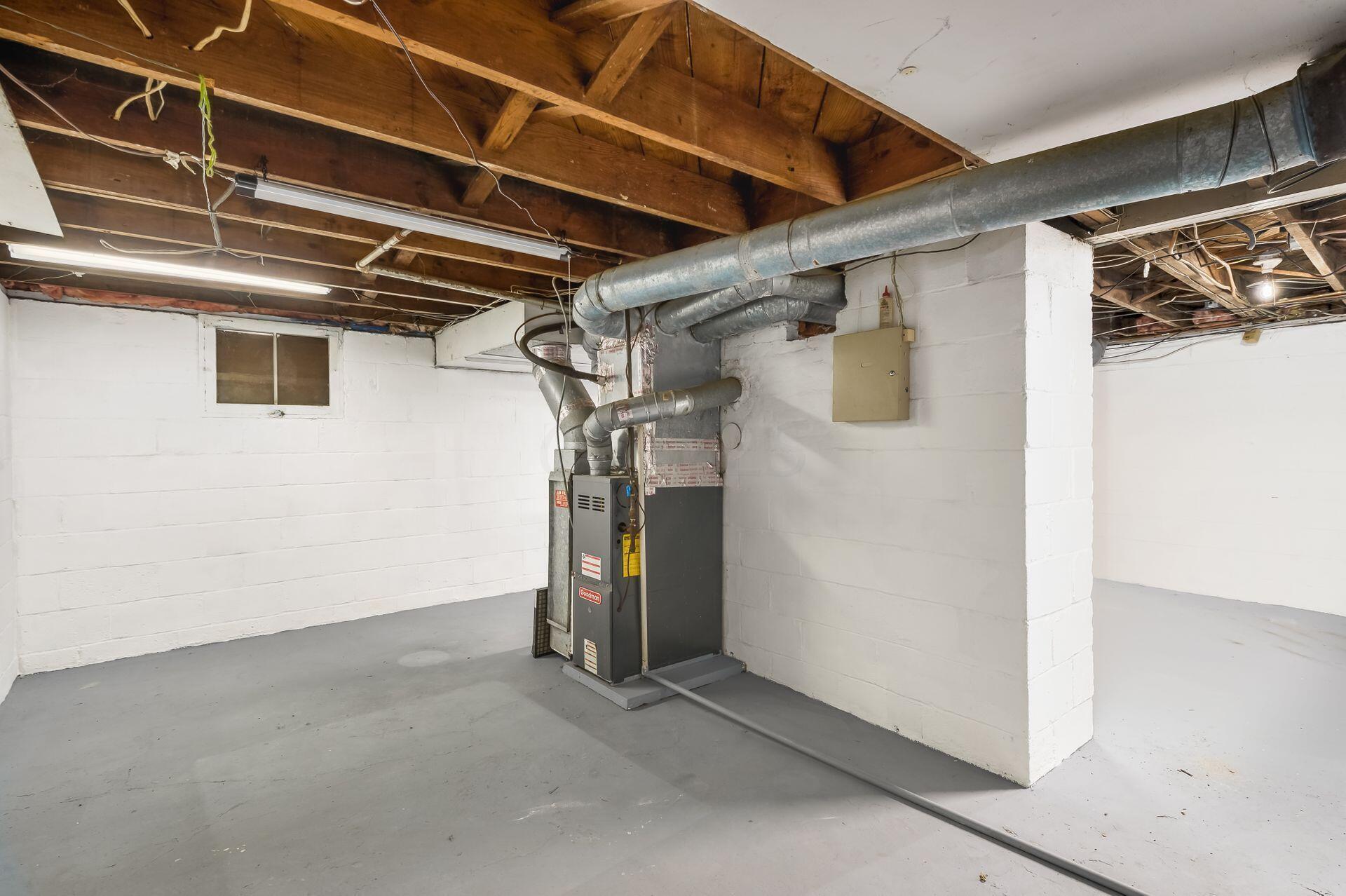 402 S Burgess Avenue