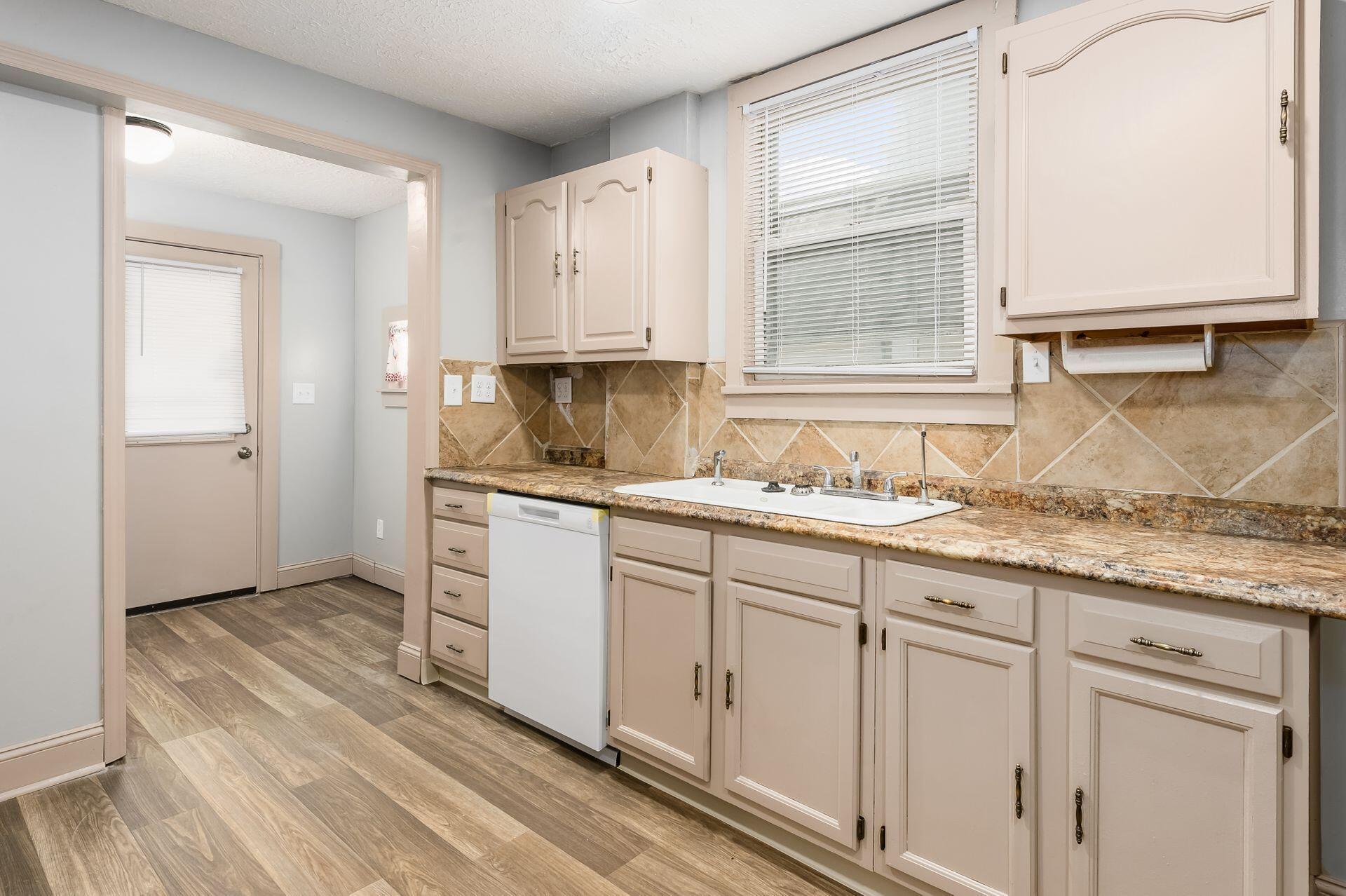 402 S Burgess Avenue