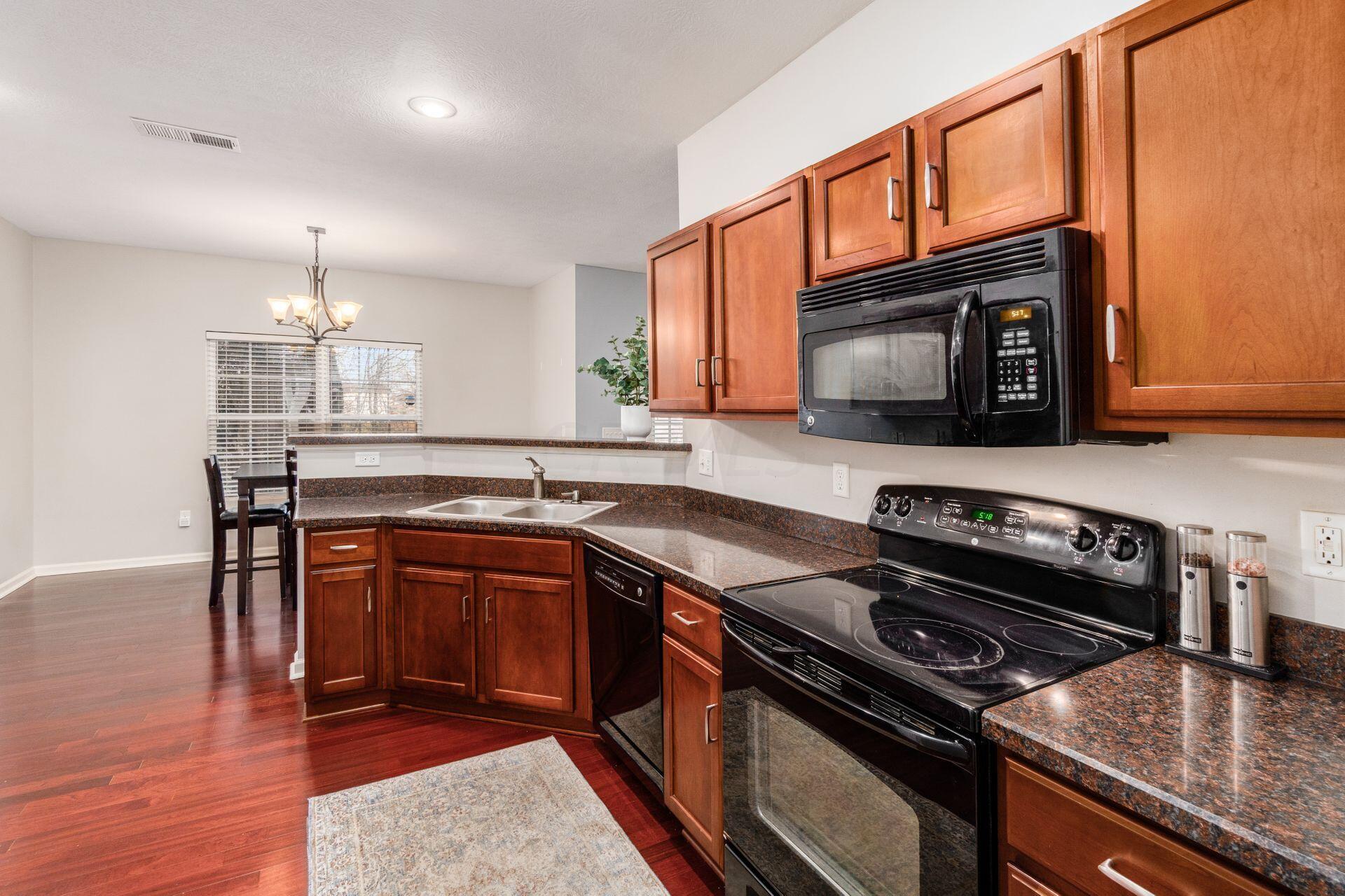 9106 Scenic View Circle