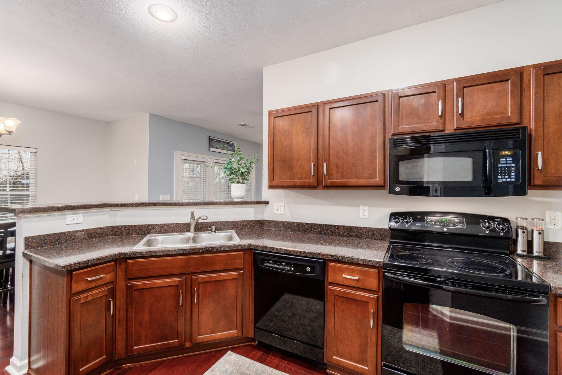 9106 Scenic View Circle