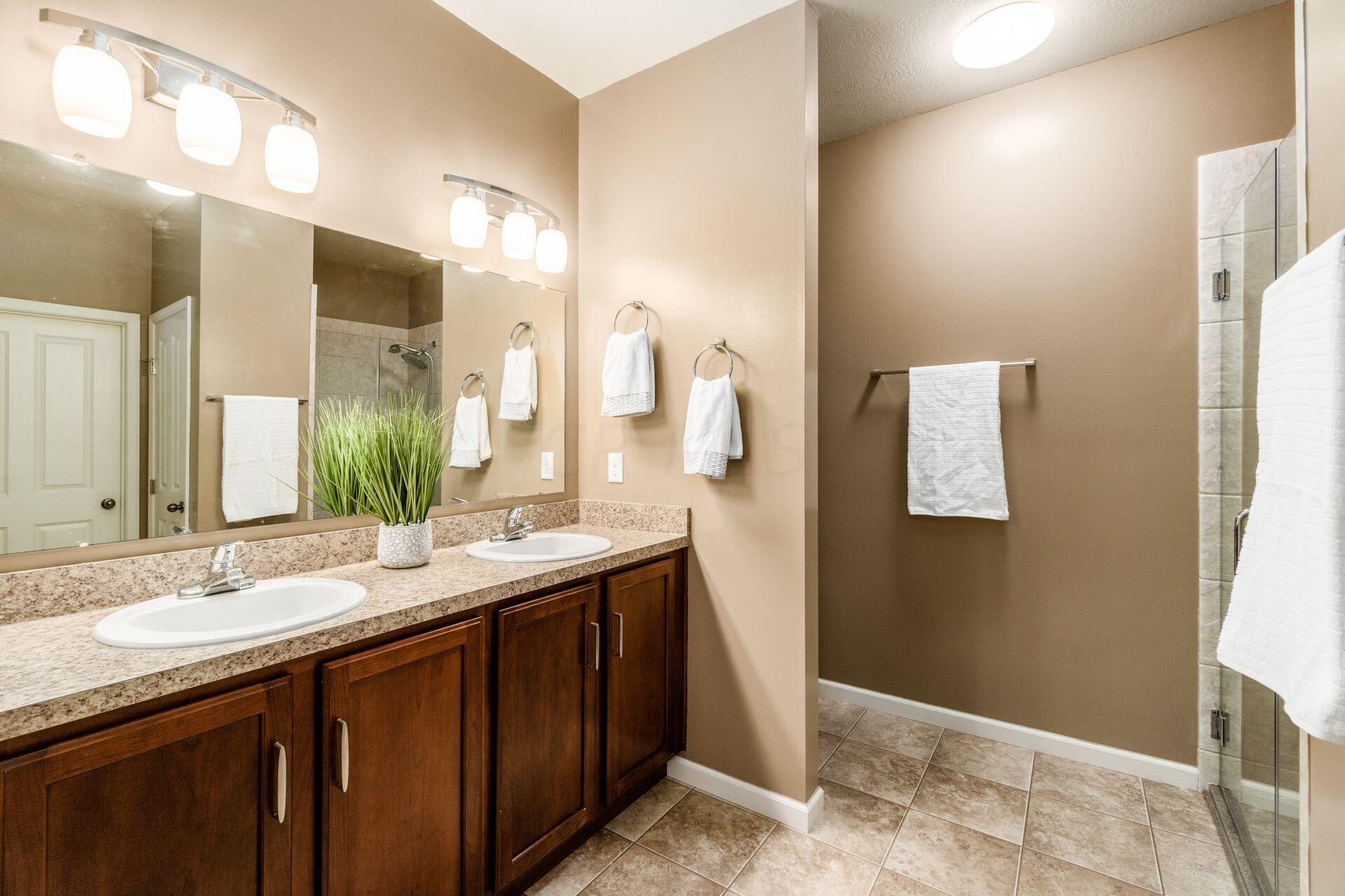 9106 Scenic View Circle