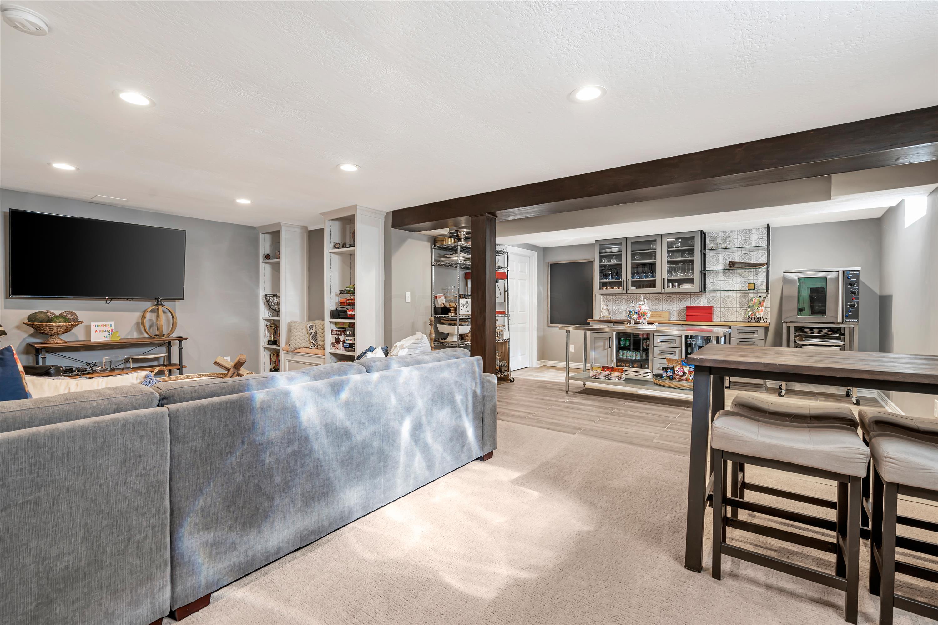 6947 Regency Drive