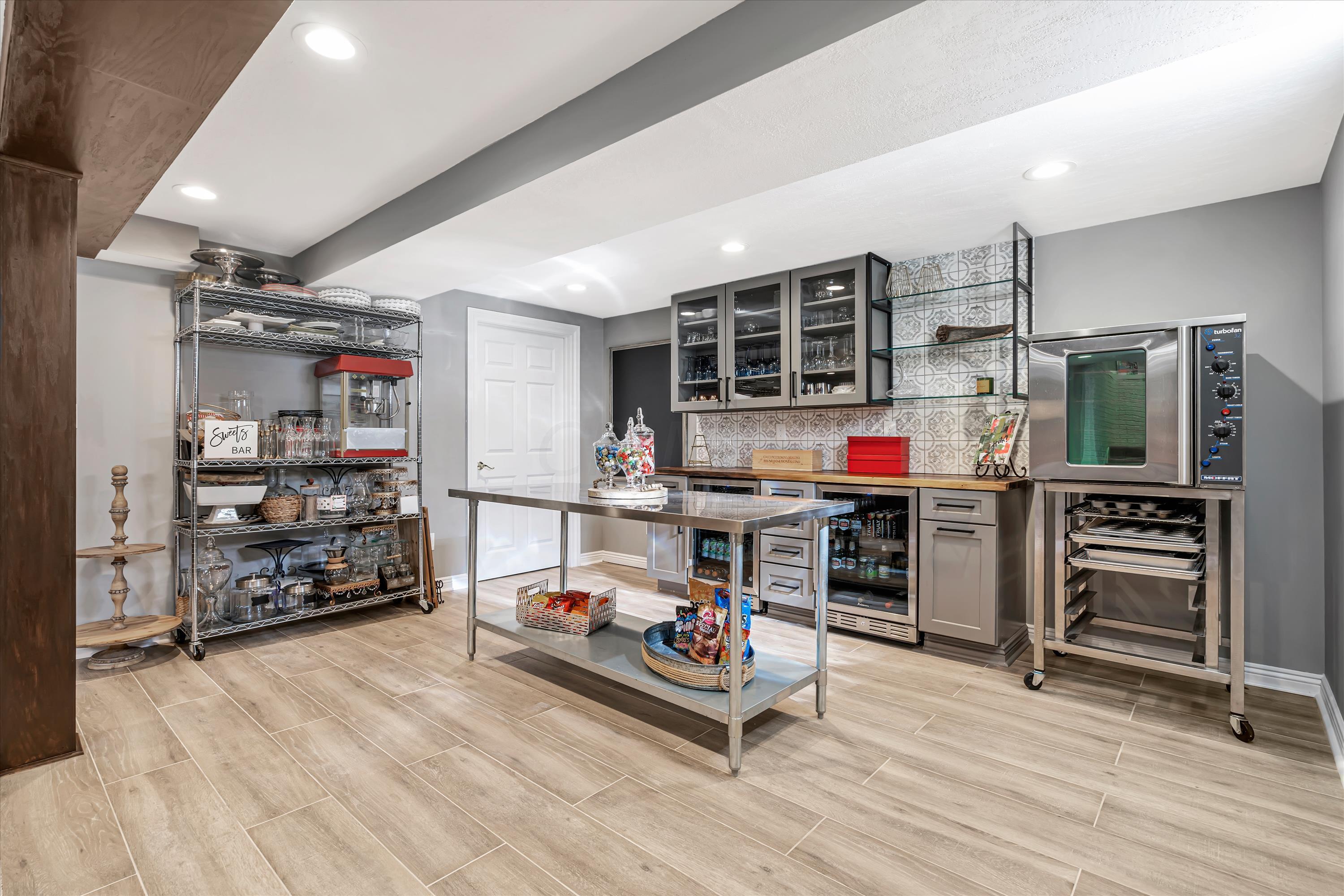 6947 Regency Drive