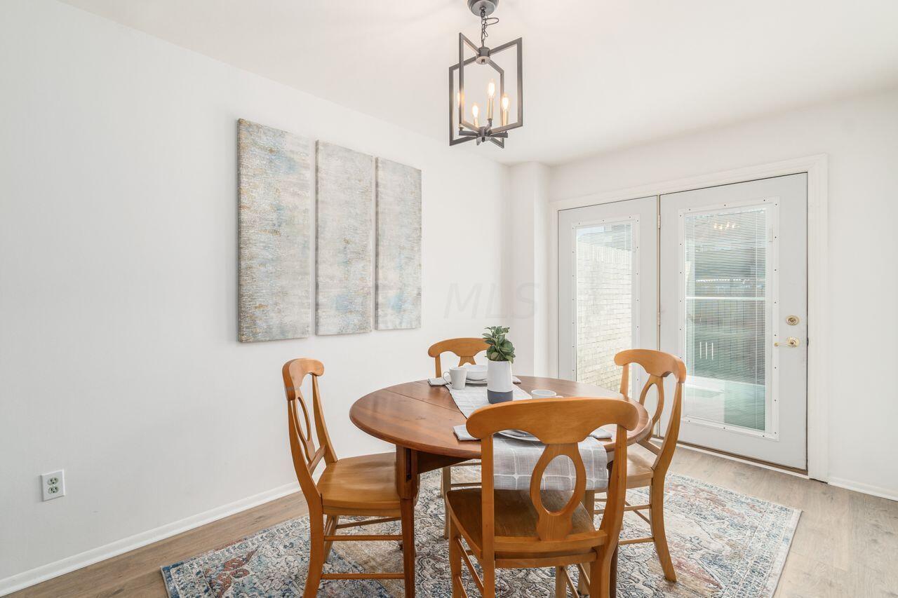 1036 Hardesty Place W