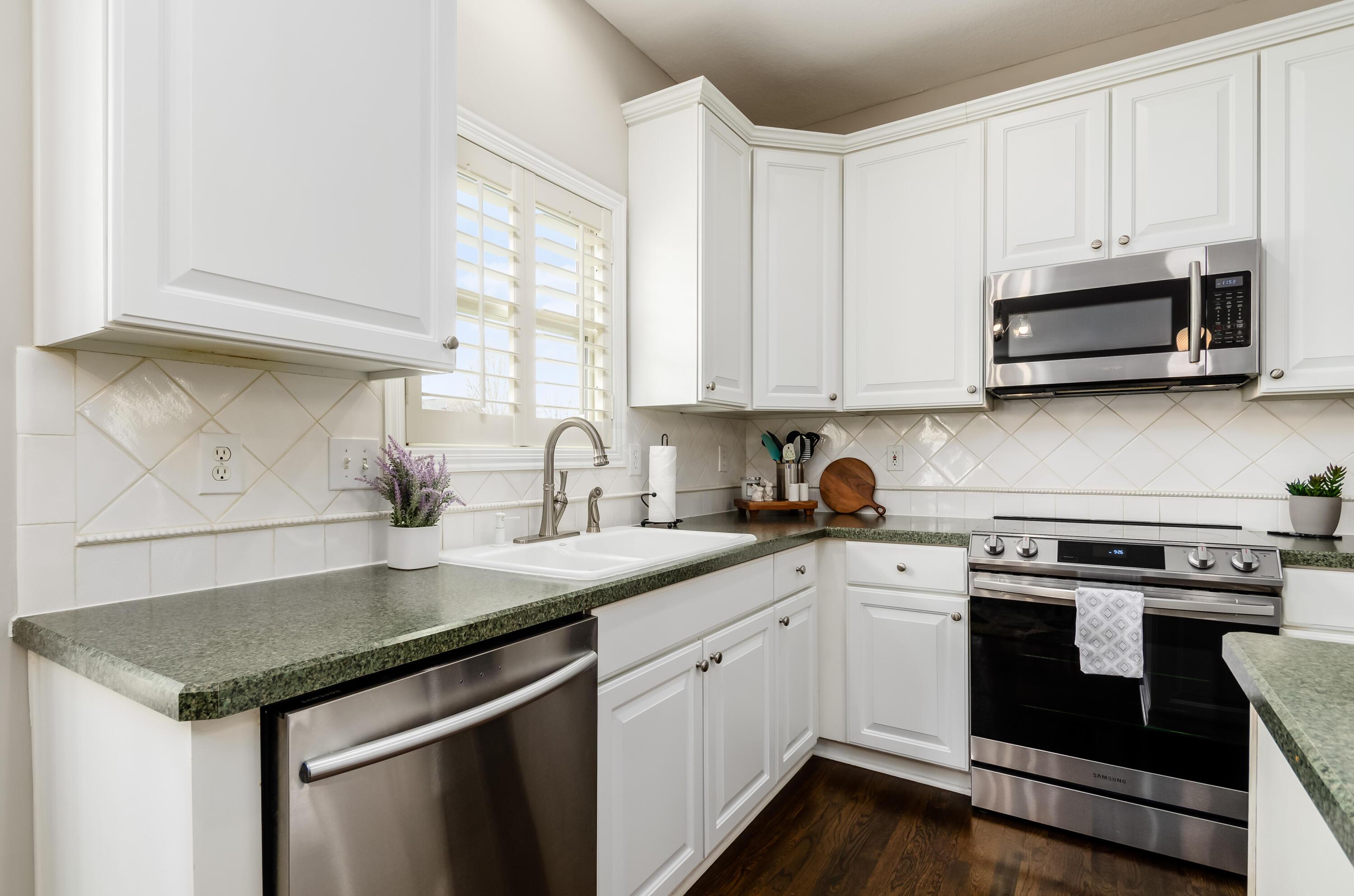 6558 Hermitage Drive