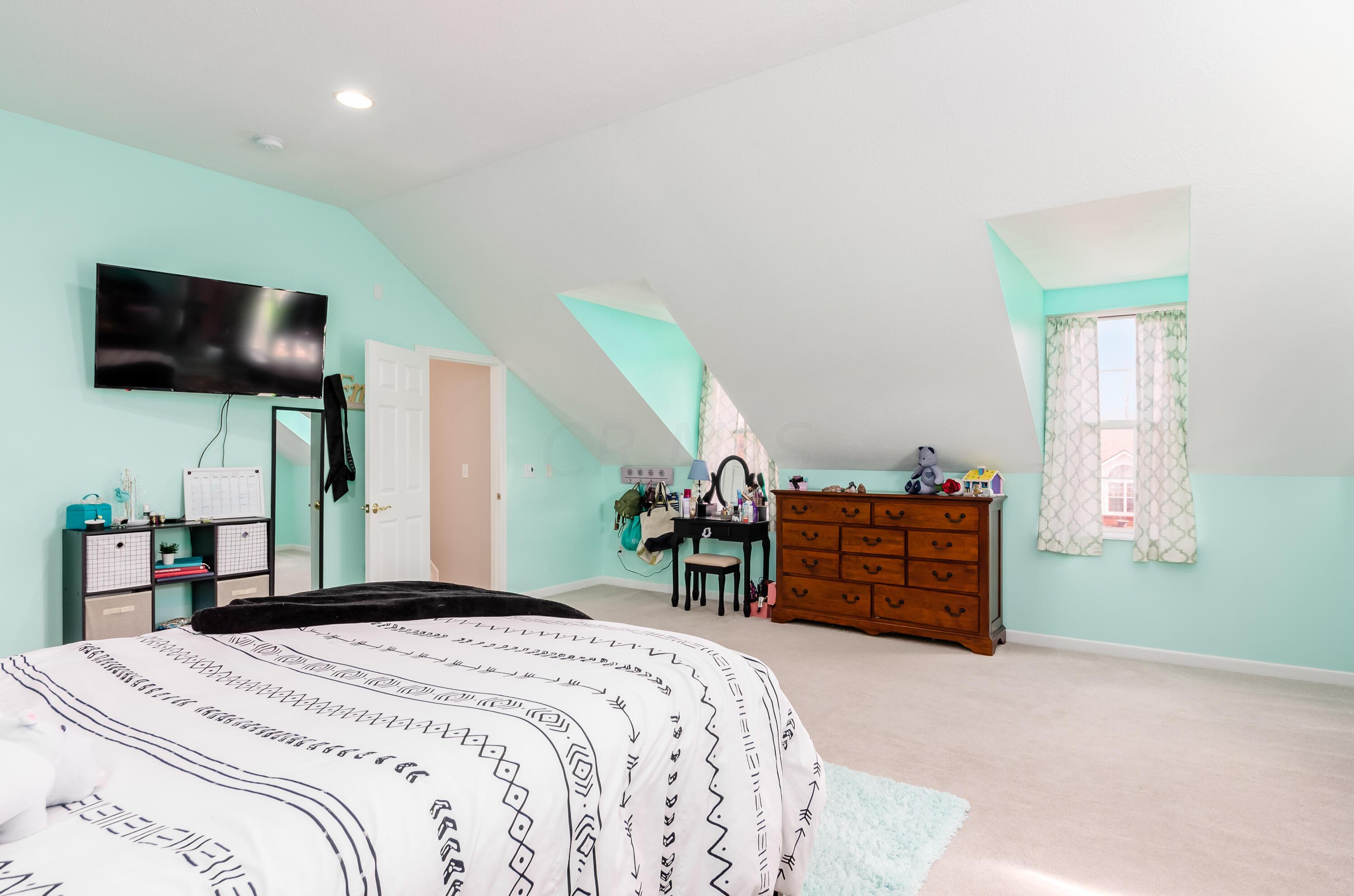 6558 Hermitage Drive