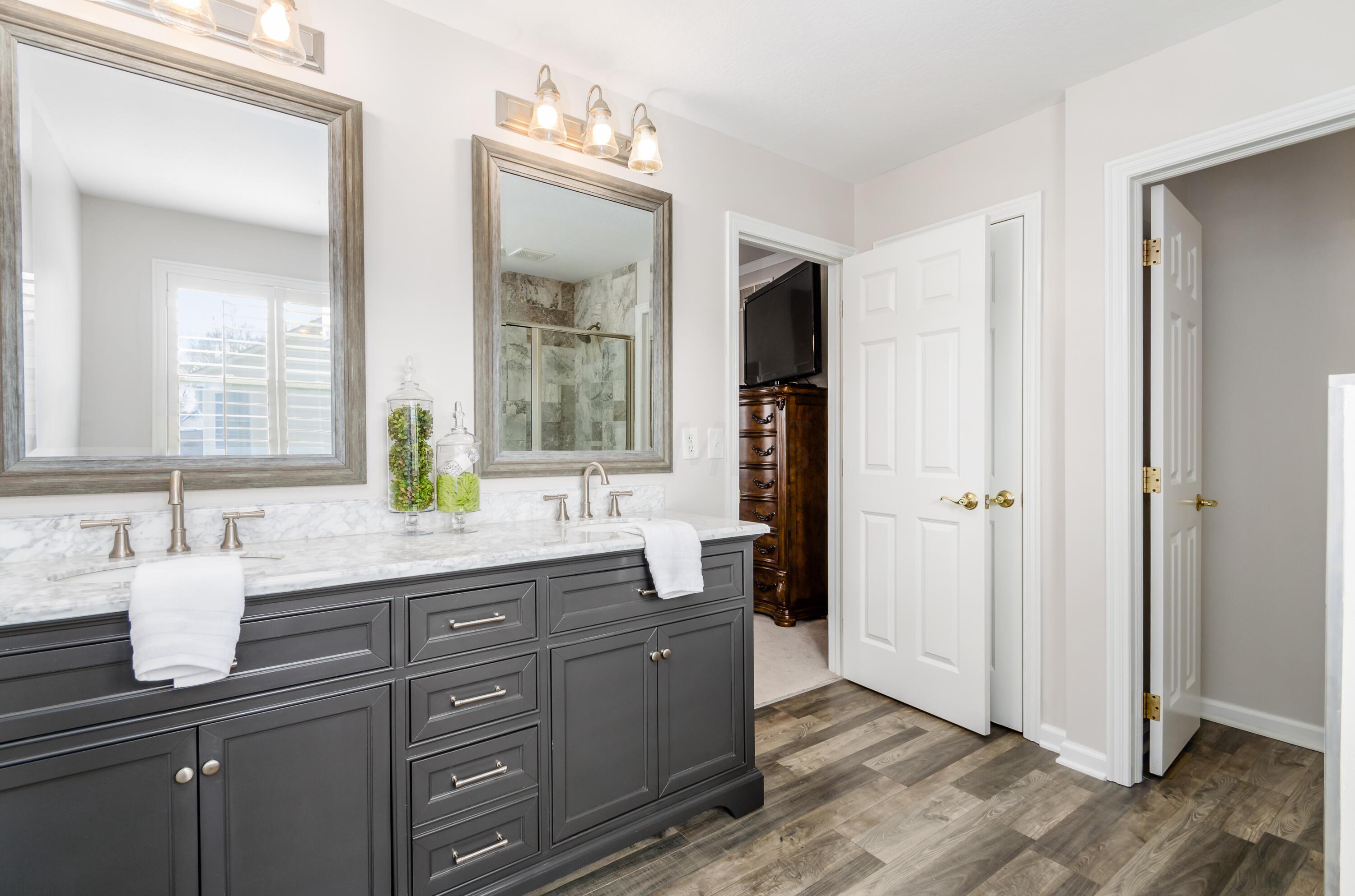 6558 Hermitage Drive