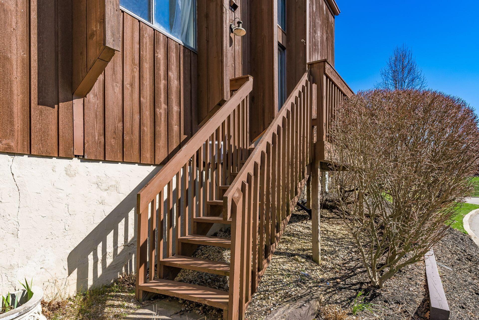 5060 Grasshopper Lane