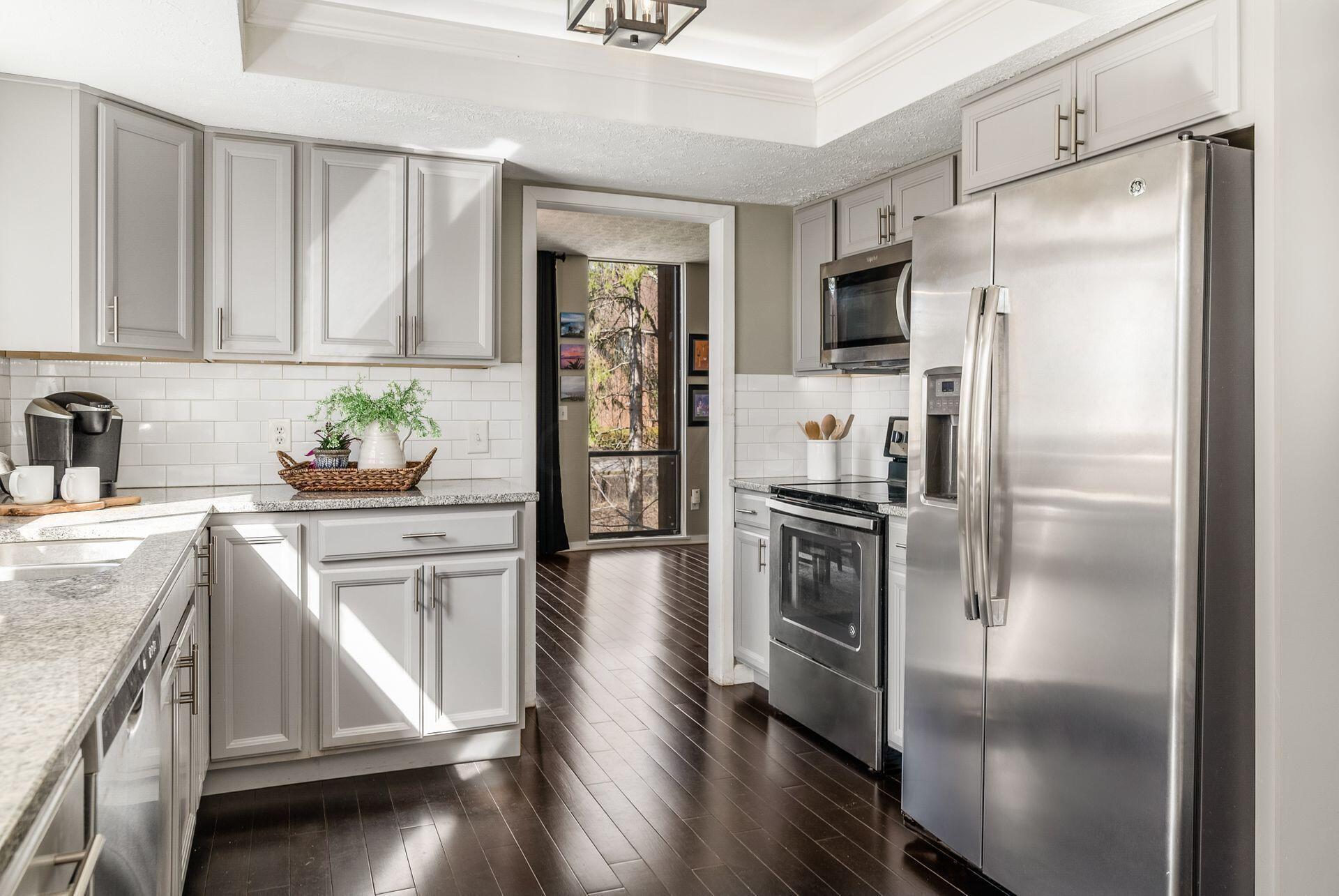 5060 Grasshopper Lane