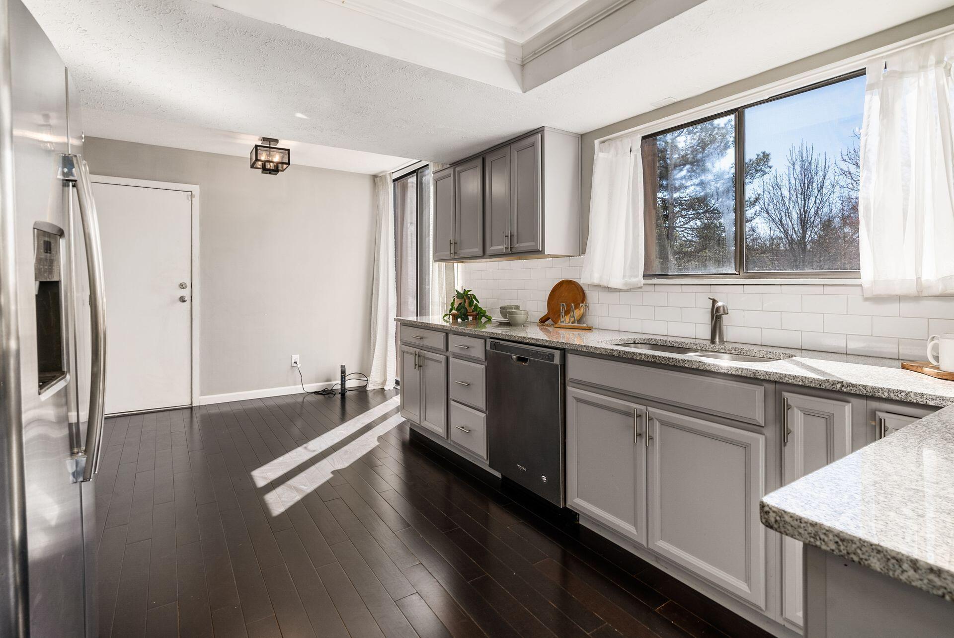 5060 Grasshopper Lane