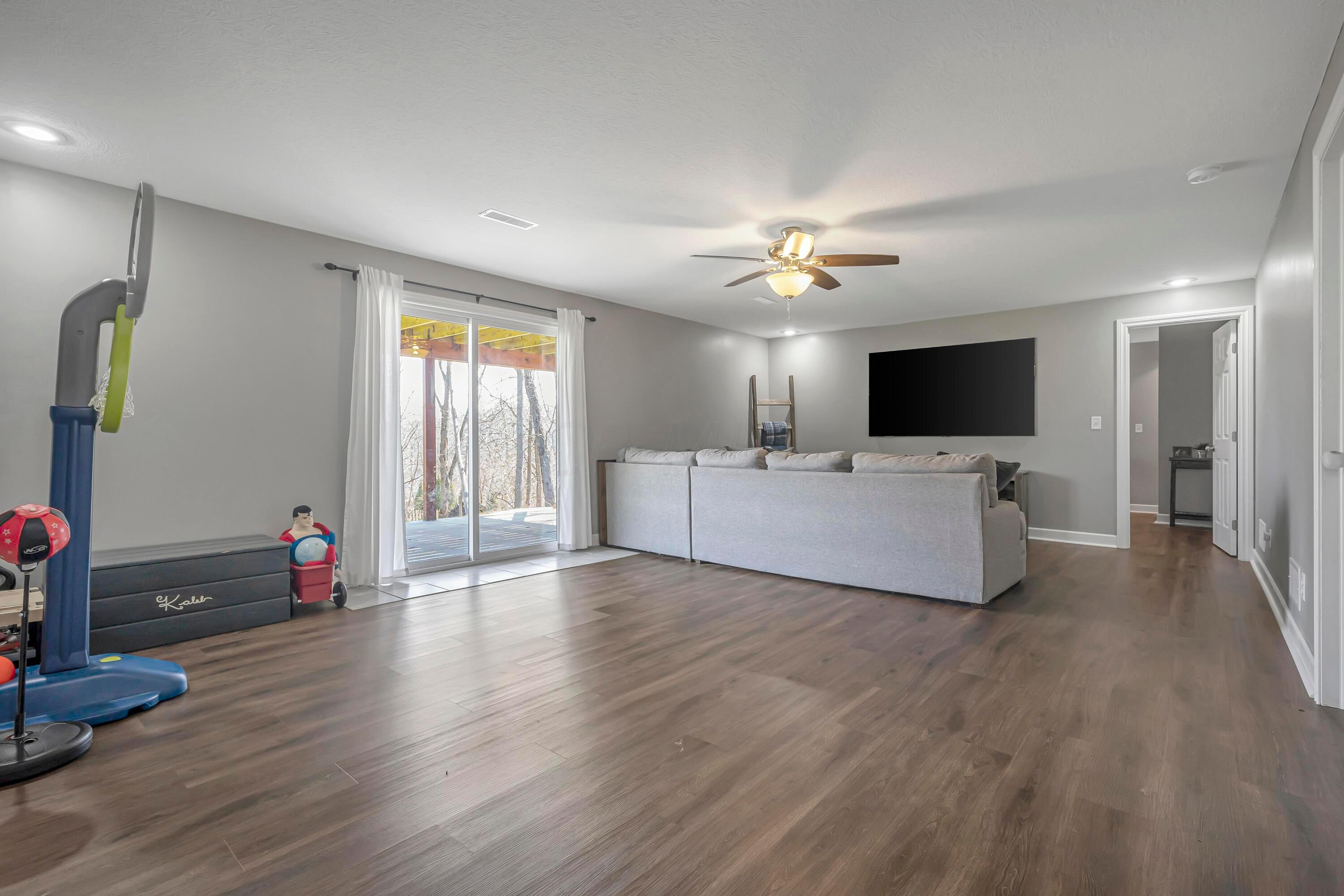 230 Glenridge Circle