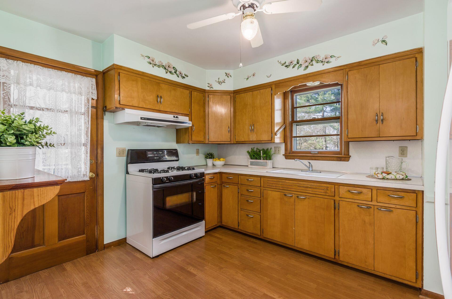 4939 Glen Burn Avenue