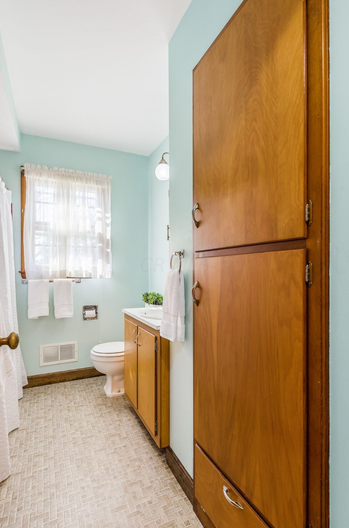 4939 Glen Burn Avenue