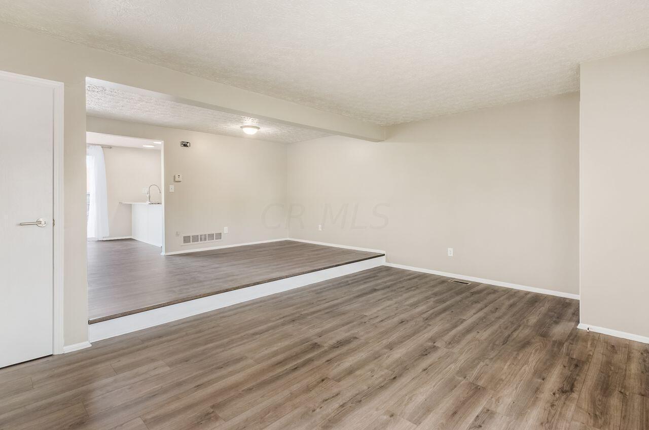 1940 Laramie Drive, 17