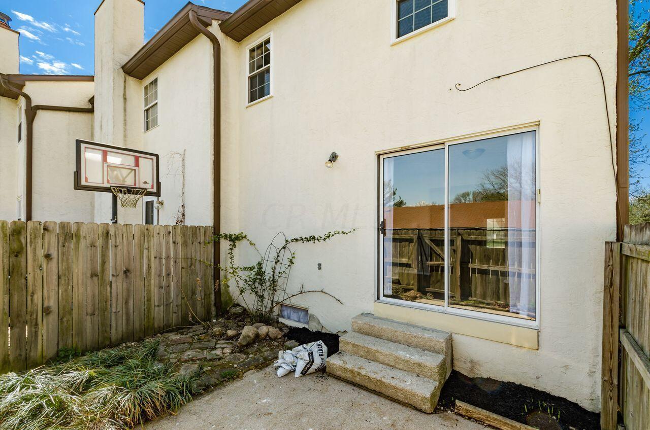 1940 Laramie Drive, 17