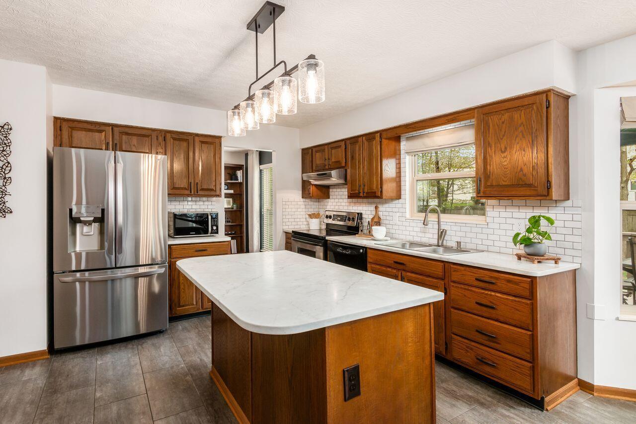 5687 Red Bend Lane