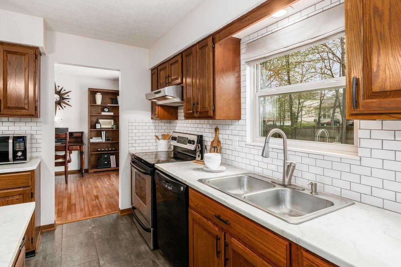 5687 Red Bend Lane