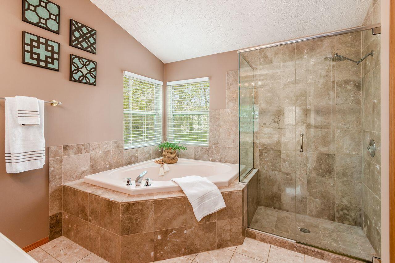 5687 Red Bend Lane
