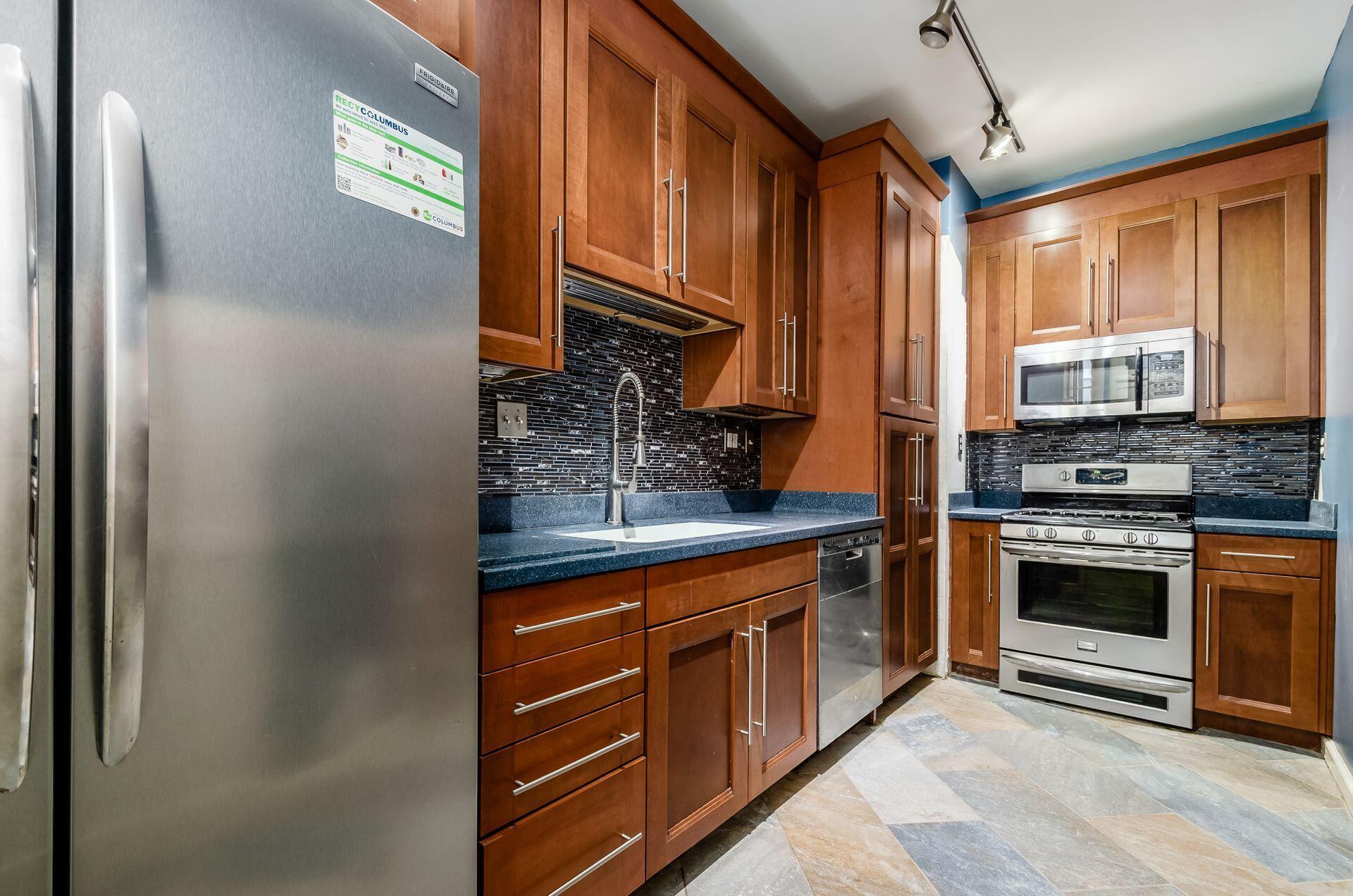 964 Madison Avenue, B