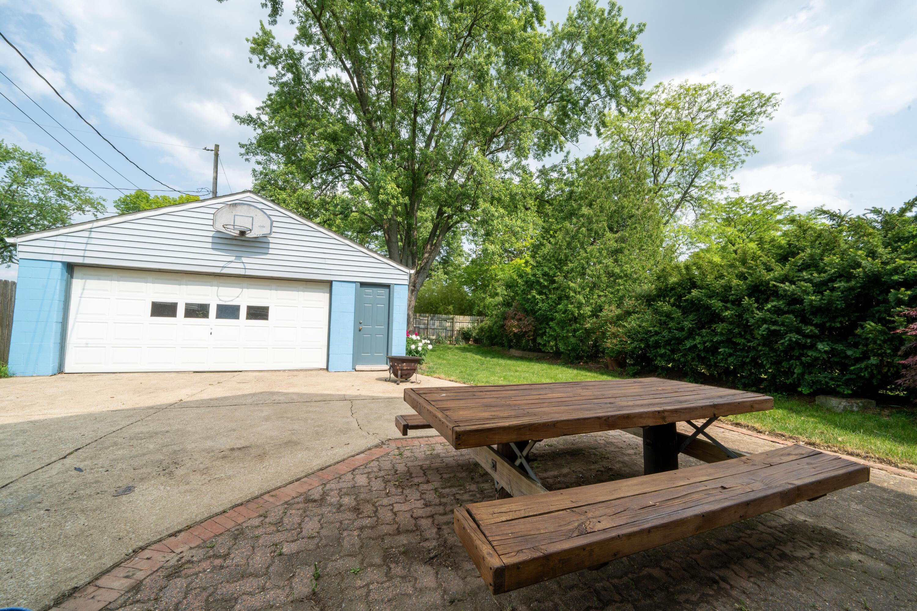 3000 Kenlawn Street