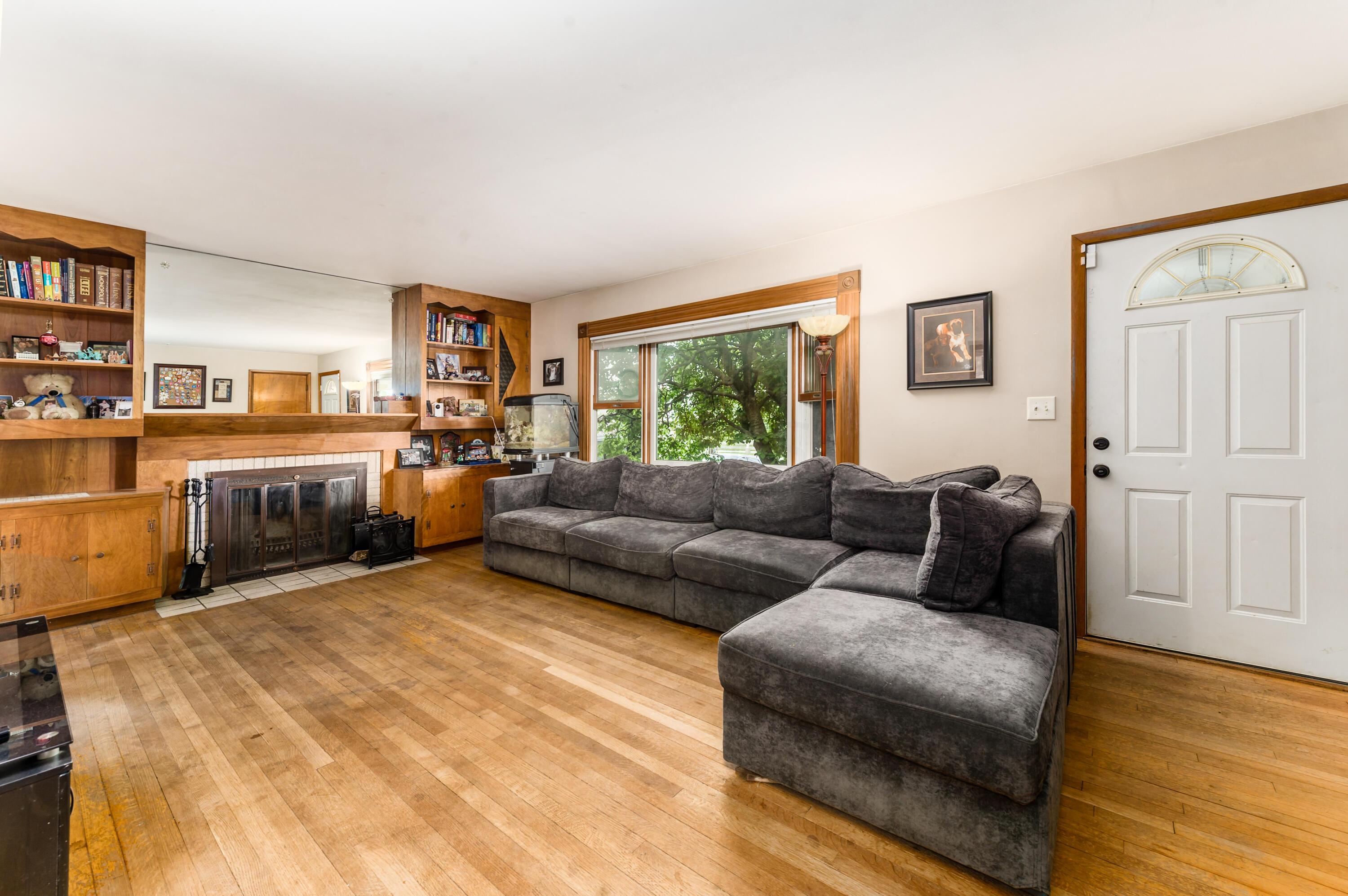 3811 Alum Creek Drive