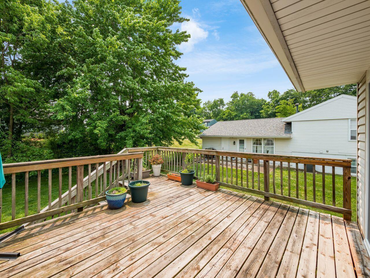1899 Lakeview Drive