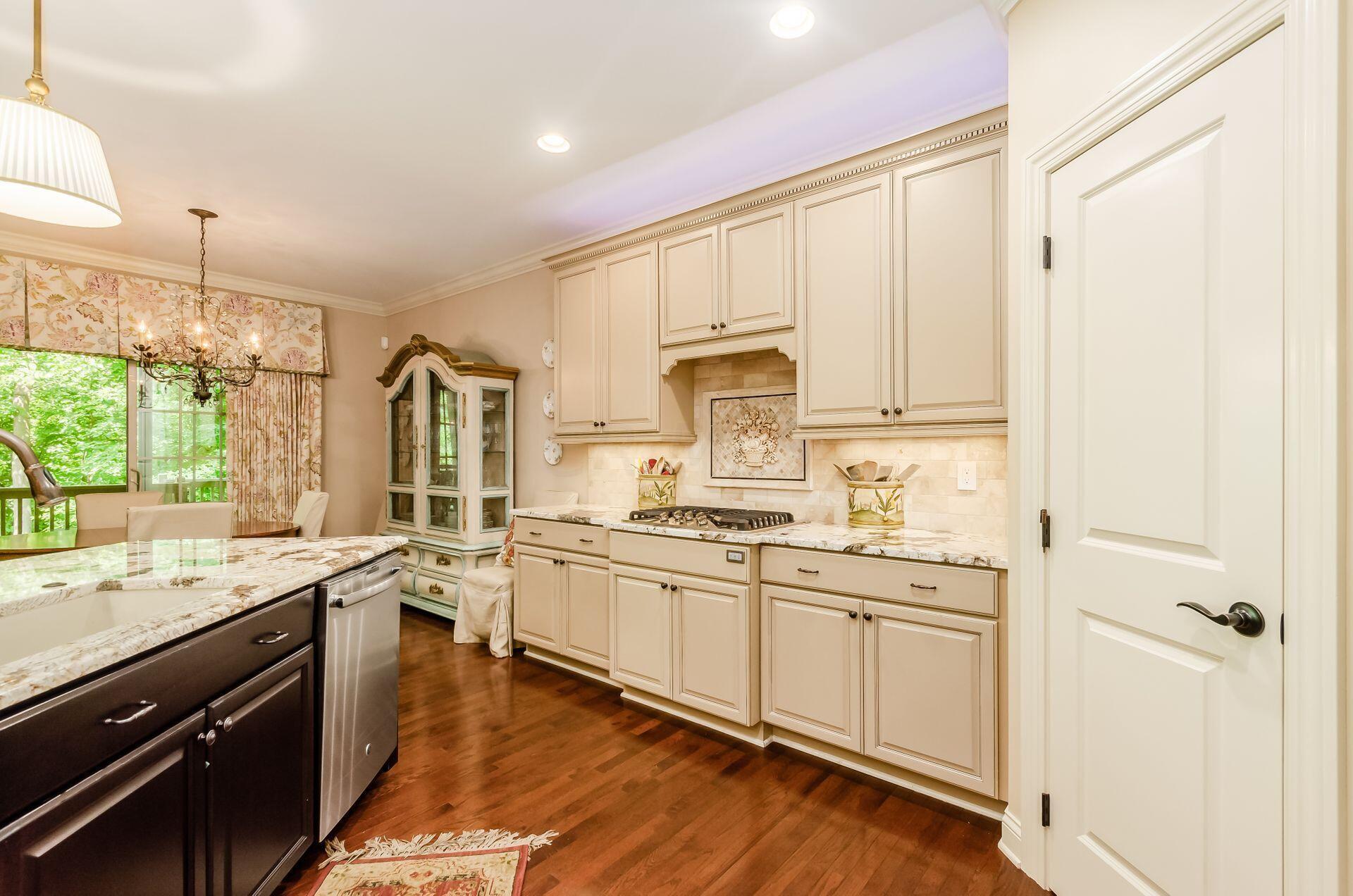 393 Ridgemoor Lane